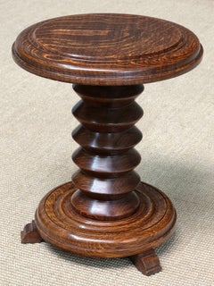 Petite table d'appoint / tabouret sculptural de Charles Dudouyt en chêne, France, années 1950
