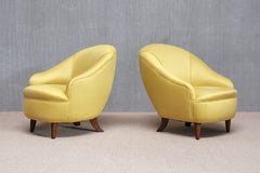 Par de sillones de Gio Ponti en tela amarilla y nogal, Italia, finales de los años 30