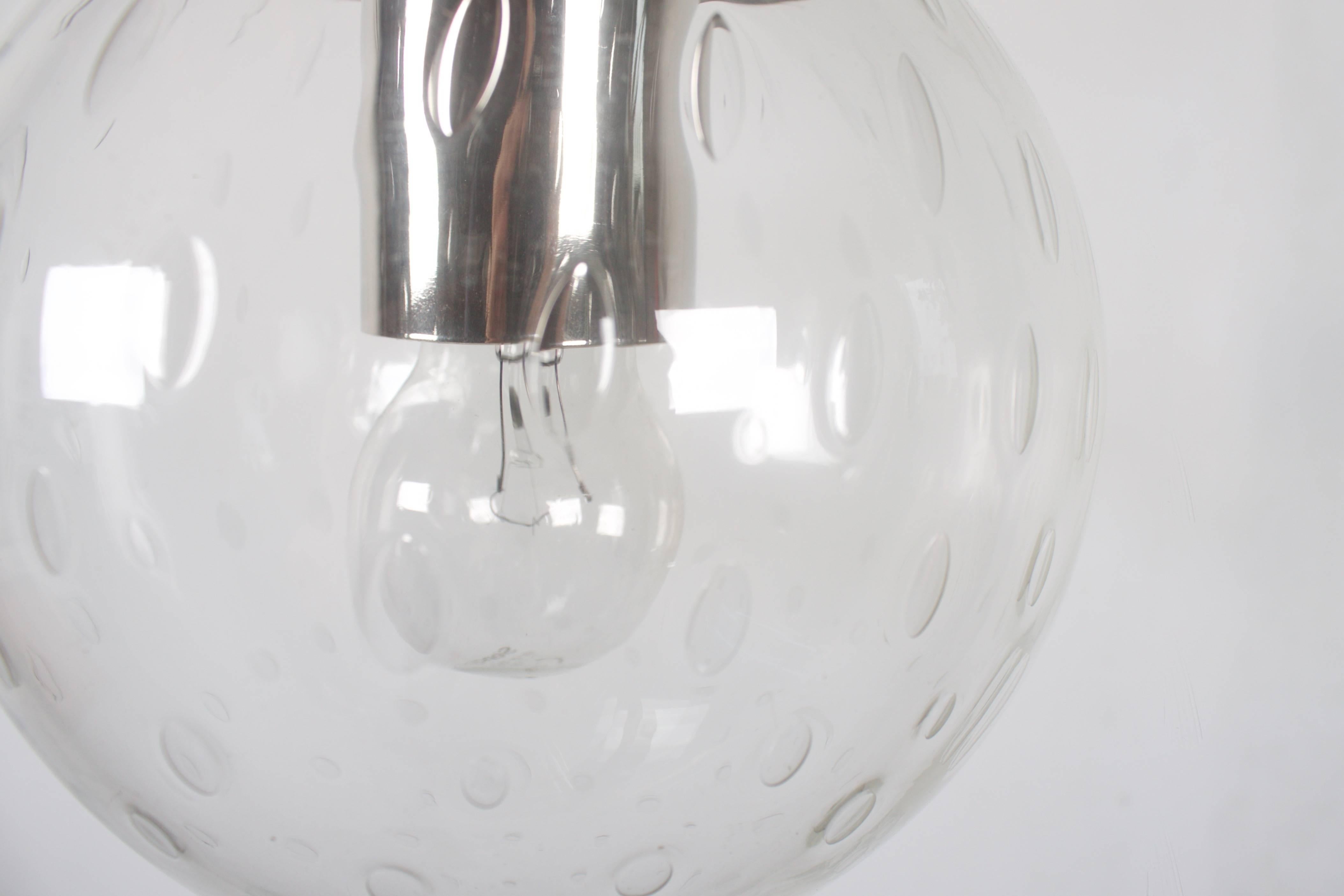 Petit lustre à suspension globe lumineux 1/6 Licht-Drops de RAAK Amsterdam, années 1960 Excellent état - En vente à Echt, NL