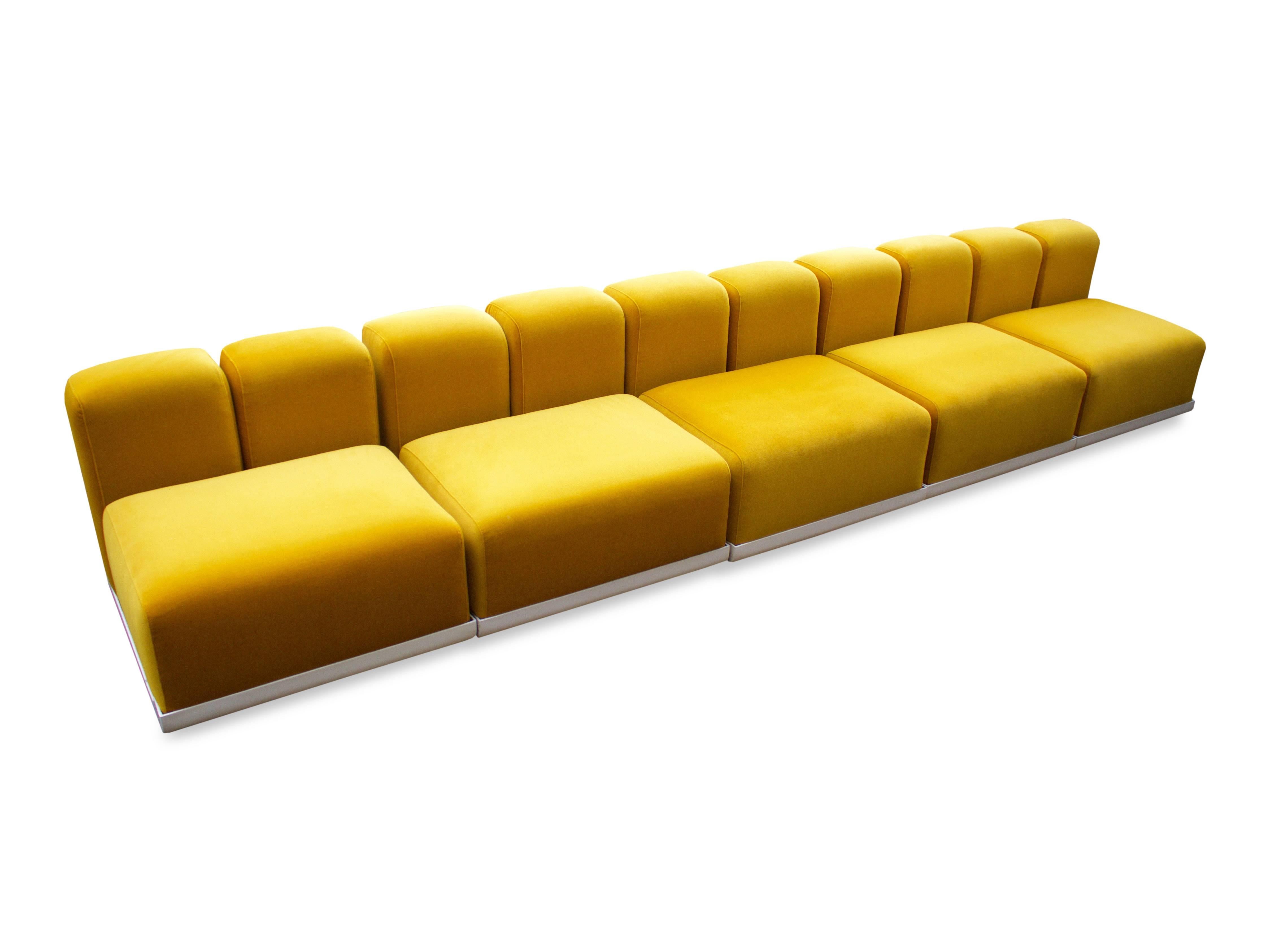 Rare and Impressive ‘Raymond’ Sectional Sofa by Kazuhide Takahama for Gavina In Good Condition In Echt, NL