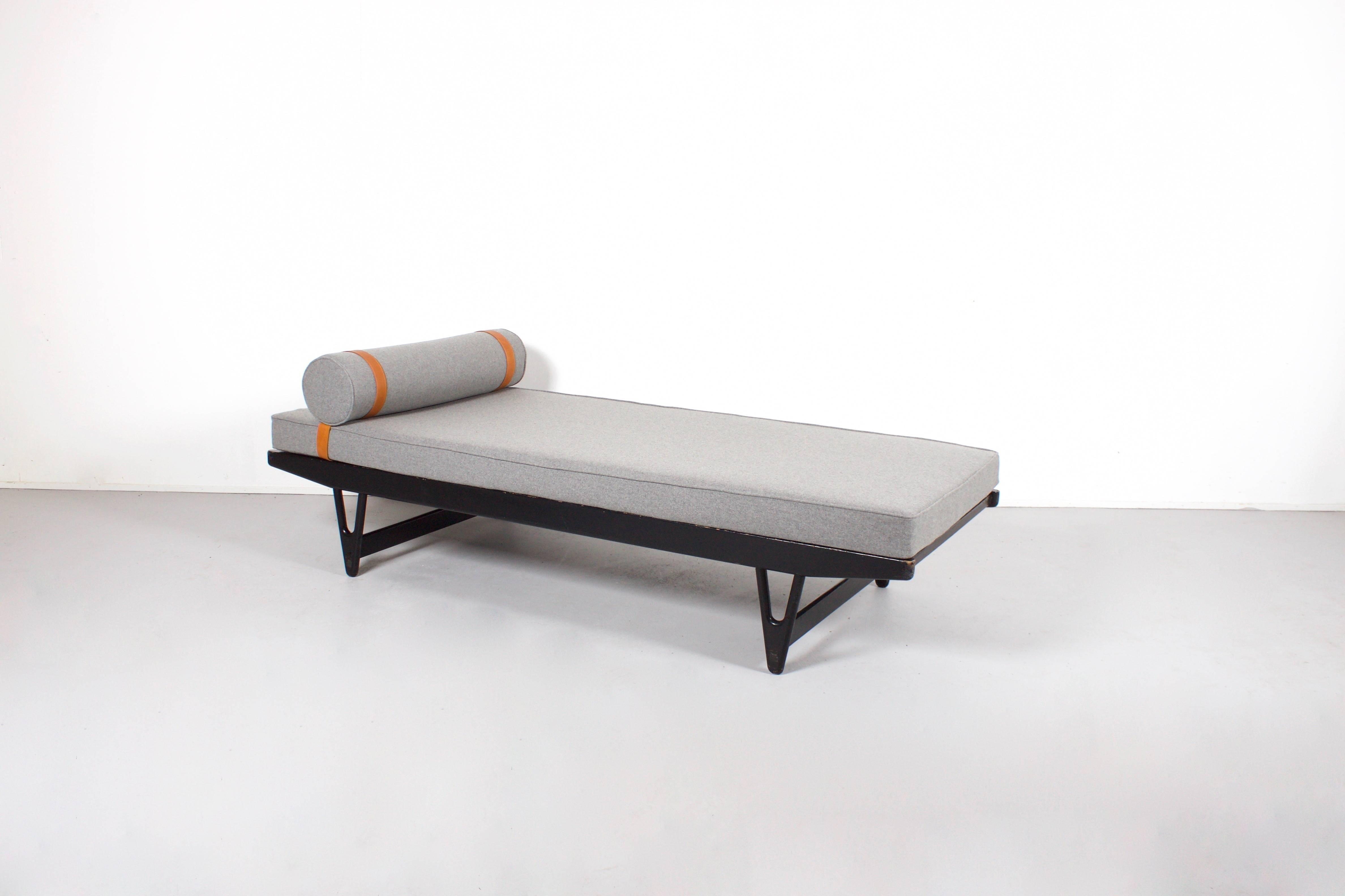 Rare Scandinavian Gemla Diö daybed in very good condition.

Designed in the 1960s

The base of this daybed is made from ebonized beech wood and has a great form due to the beautifully crafted triangular feet.

The mattress has new foam and is