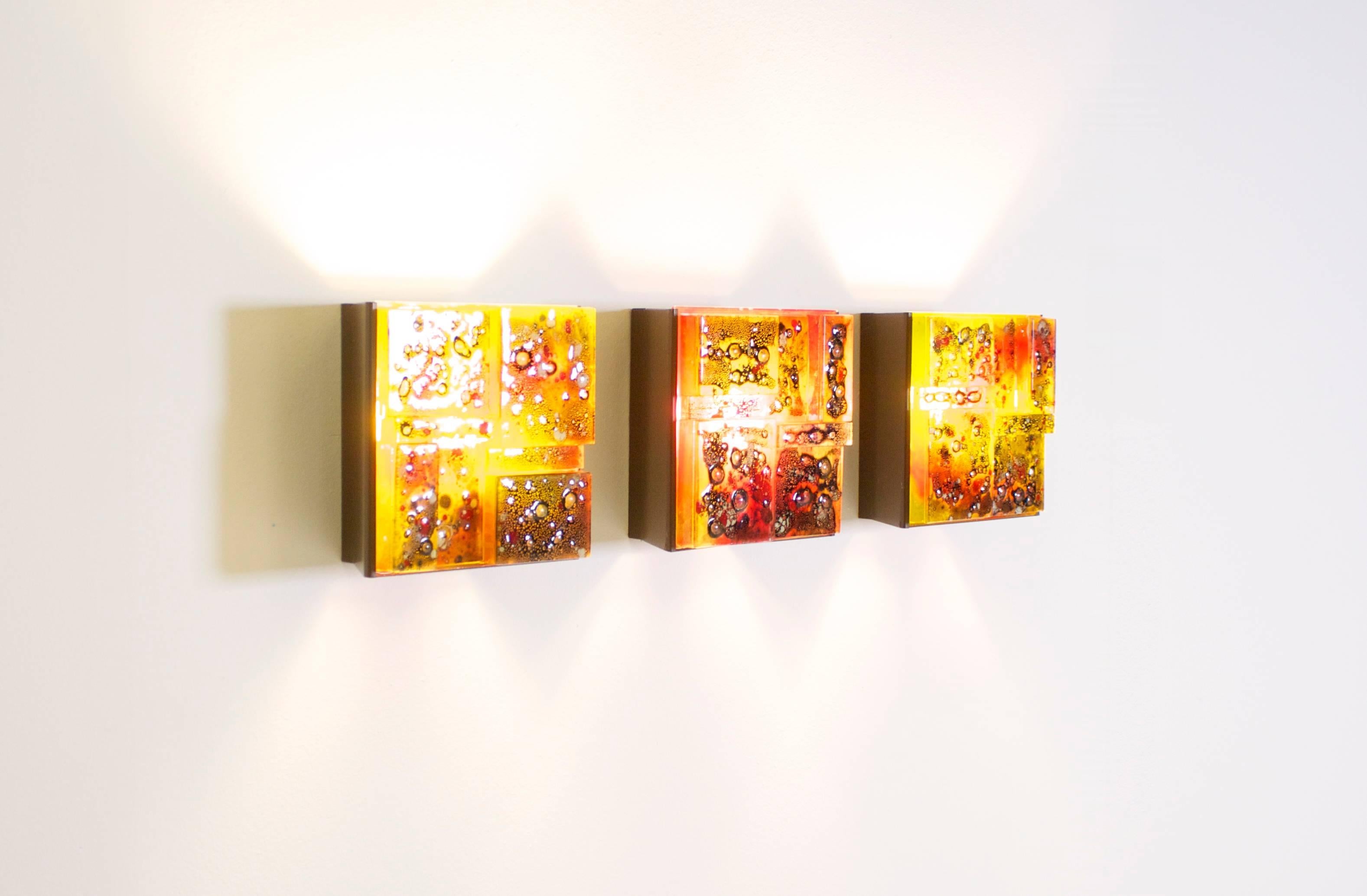 Dos Apliques en Relieve Multicolor RAAK Stijl Vidrio Willem van Oyen Metal en venta