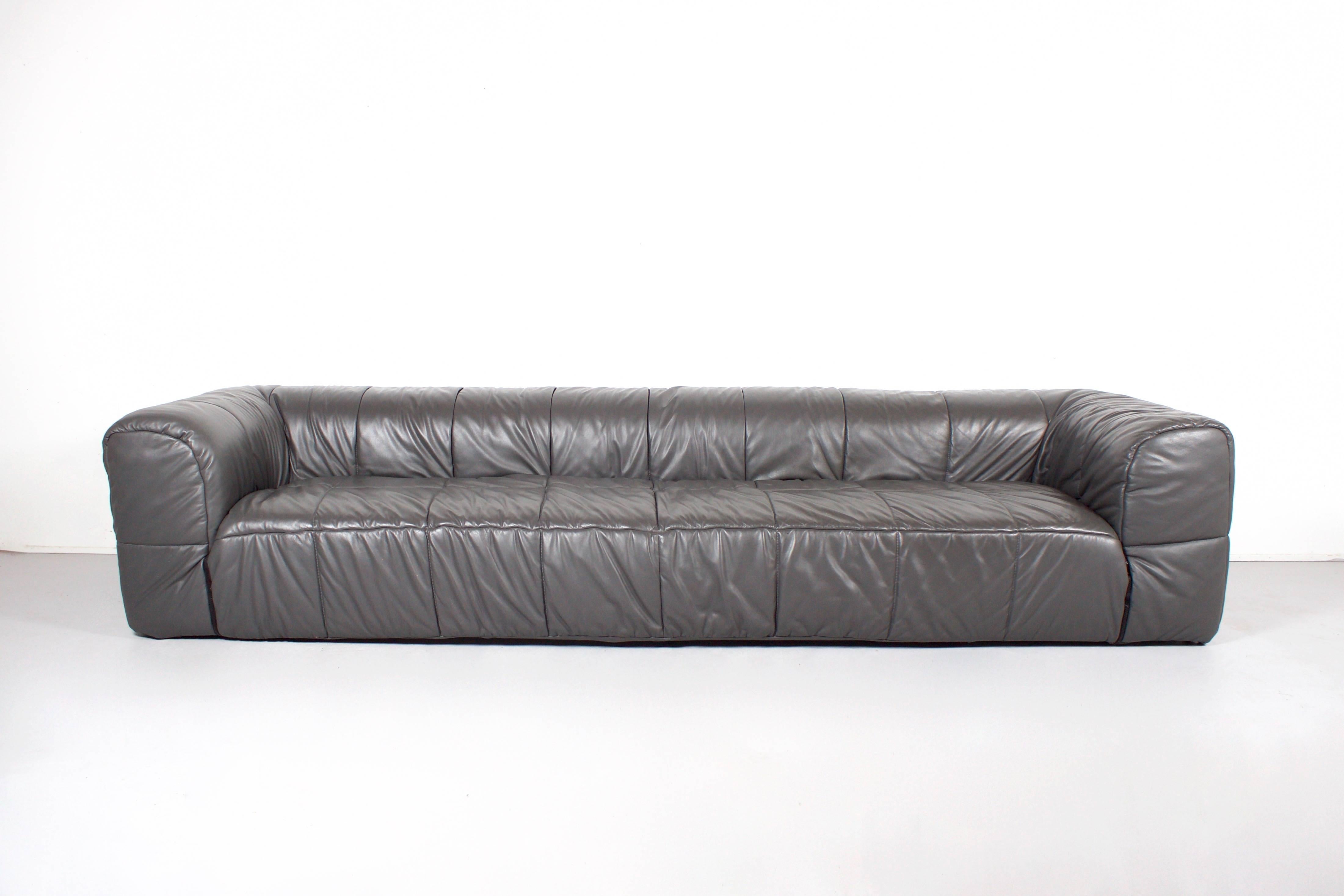 Large leather ‘Strips’ sofa in very good condition.

Designed by China Boeri in 1968 and manufactured by Arflex Italy.

The main characteristic of this sofa is the loose removable quilted cover which reproduces the feel and look of a down filled