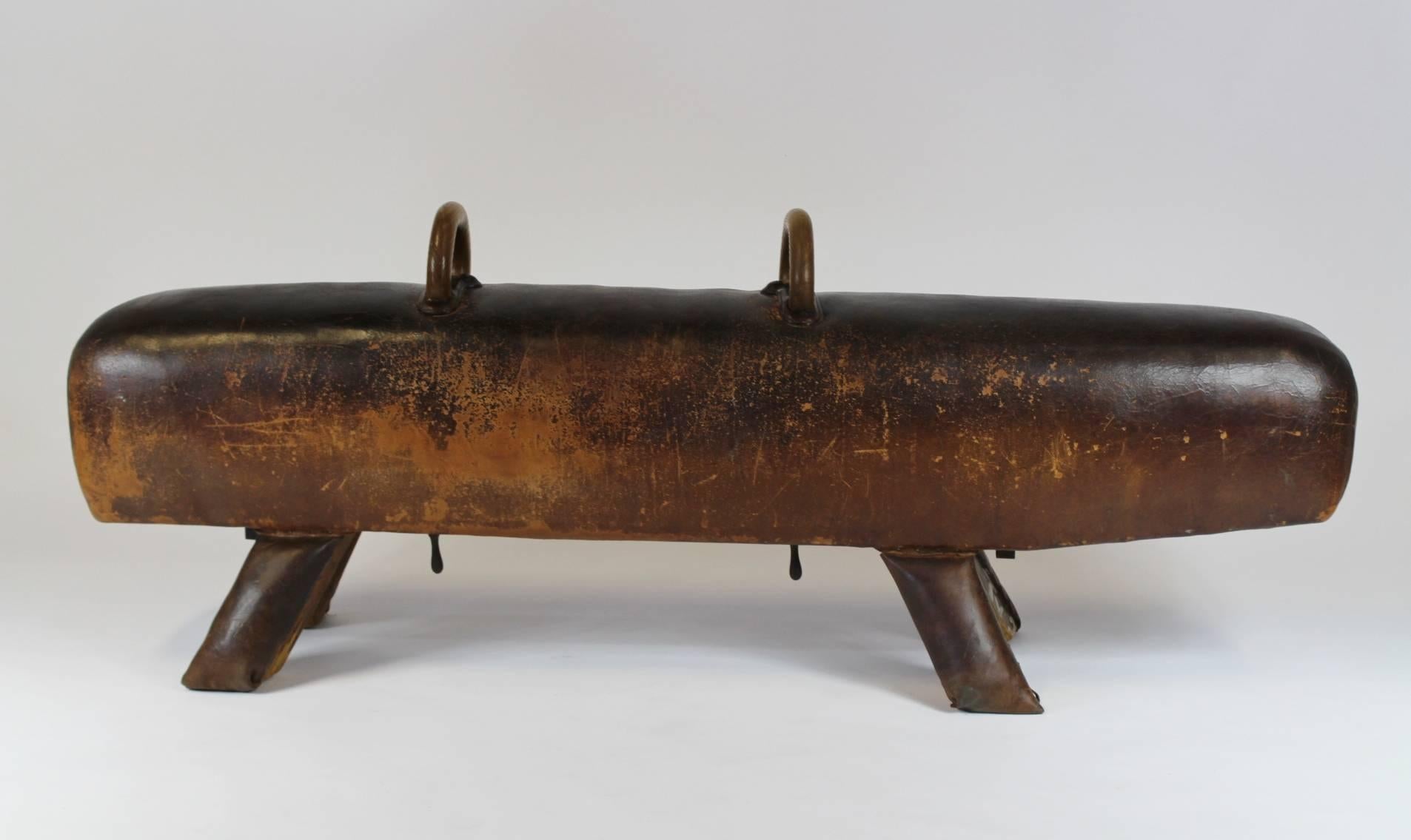 1920s Leather Gym Pommel Horse In Excellent Condition In Cimelice, Czech republic
