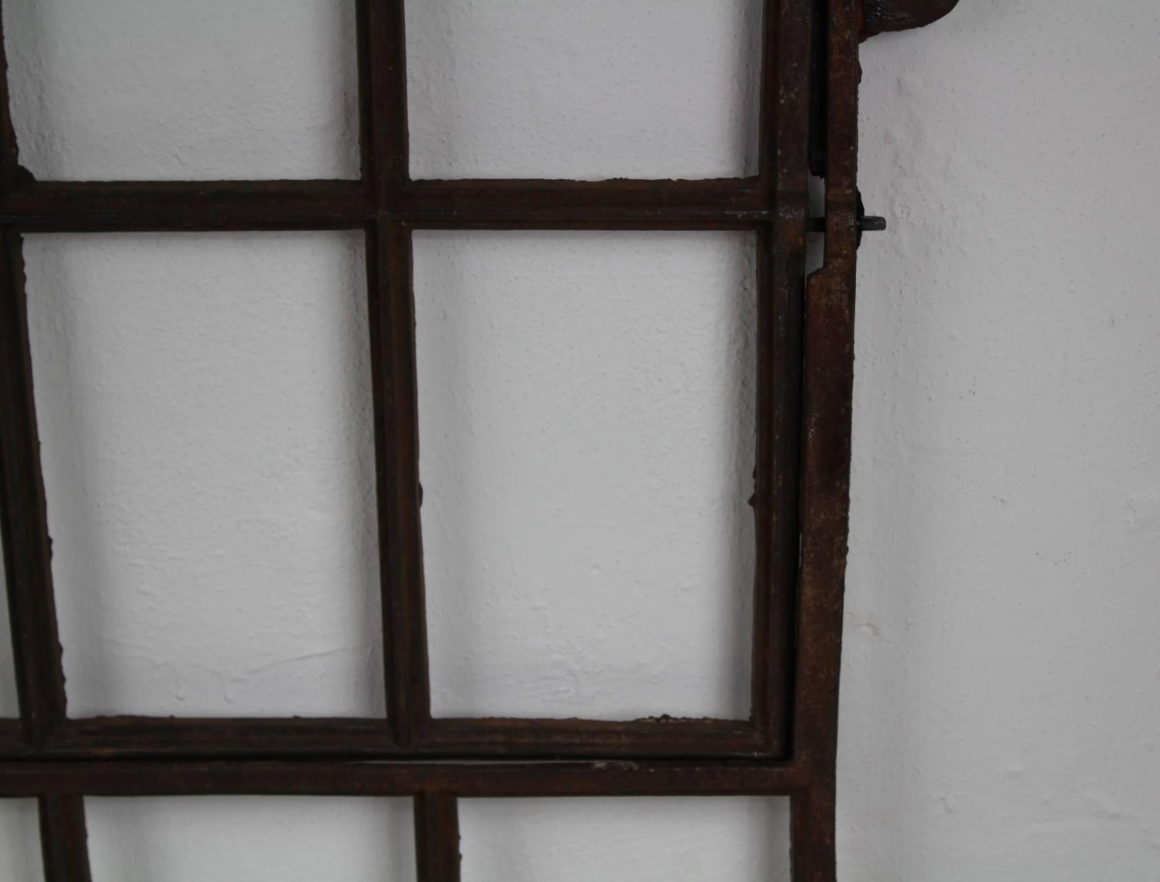 19th Century Industrial Iron Window Frame, 20 pcs available In Good Condition In Cimelice, Czech republic