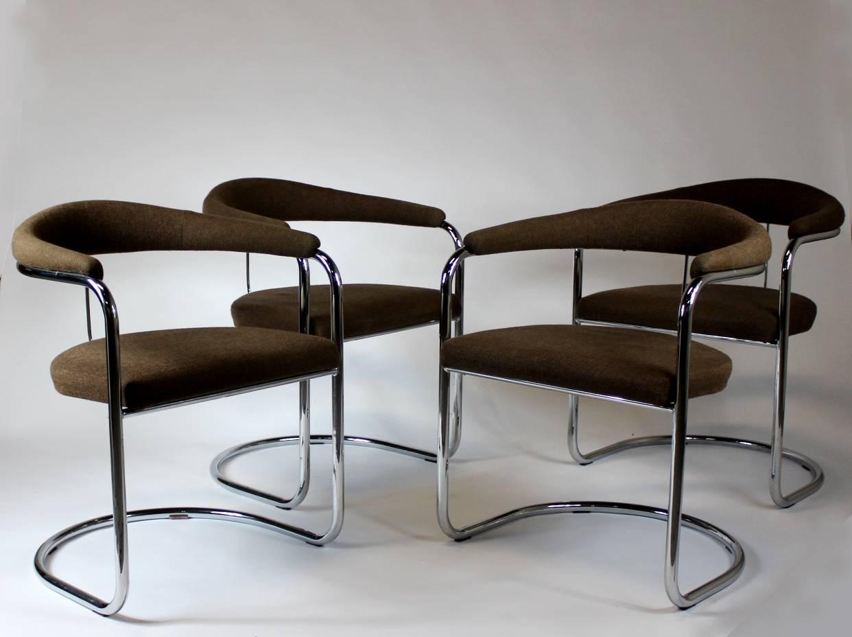 Set of four armchairs, model SS33 designed by Anton Lorenz, manufactured by Thonet. The chairs are in very good original condition.