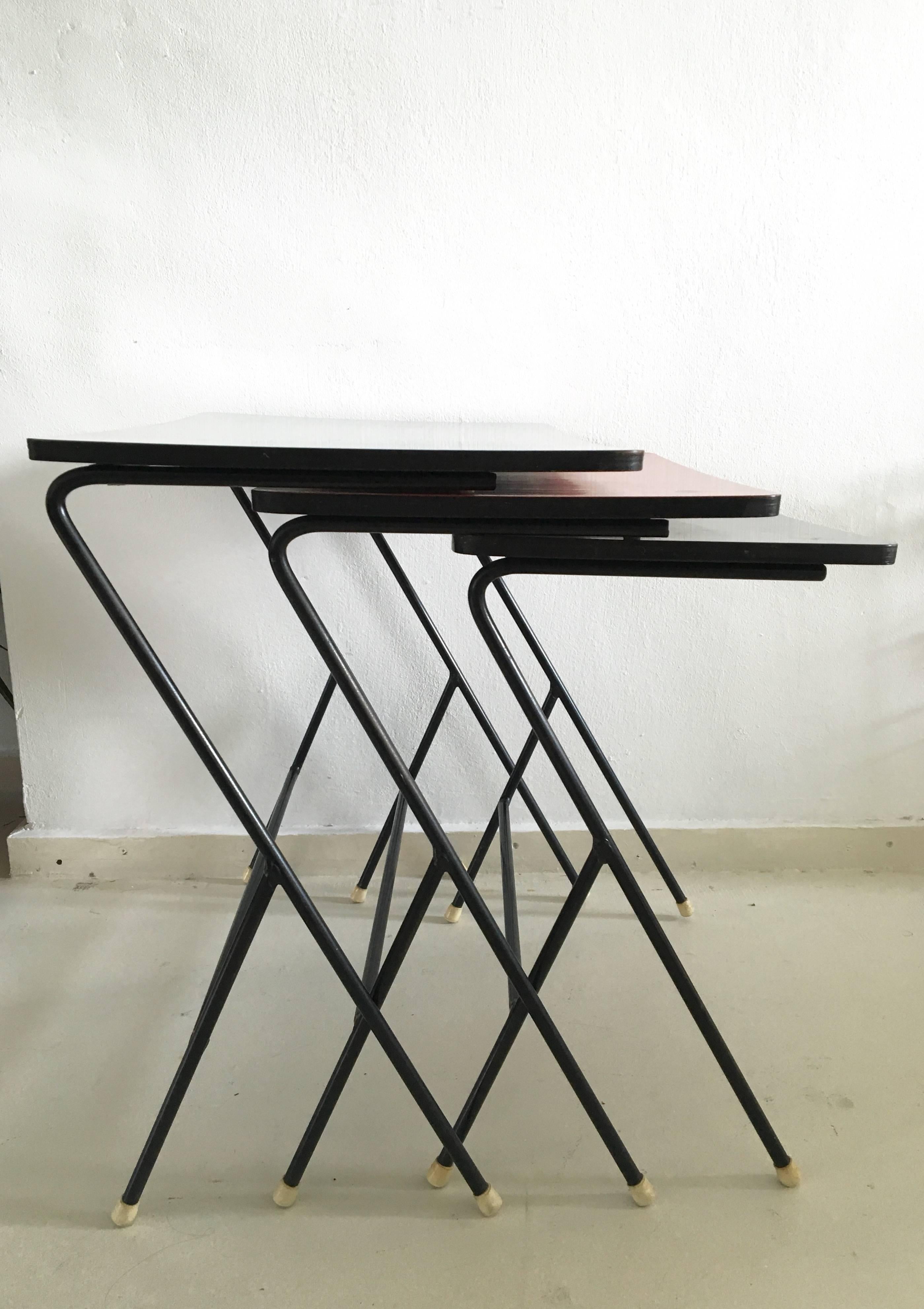 Suédois Ensemble de tables gigognes industrielles par Pilastro, années 1960 en vente