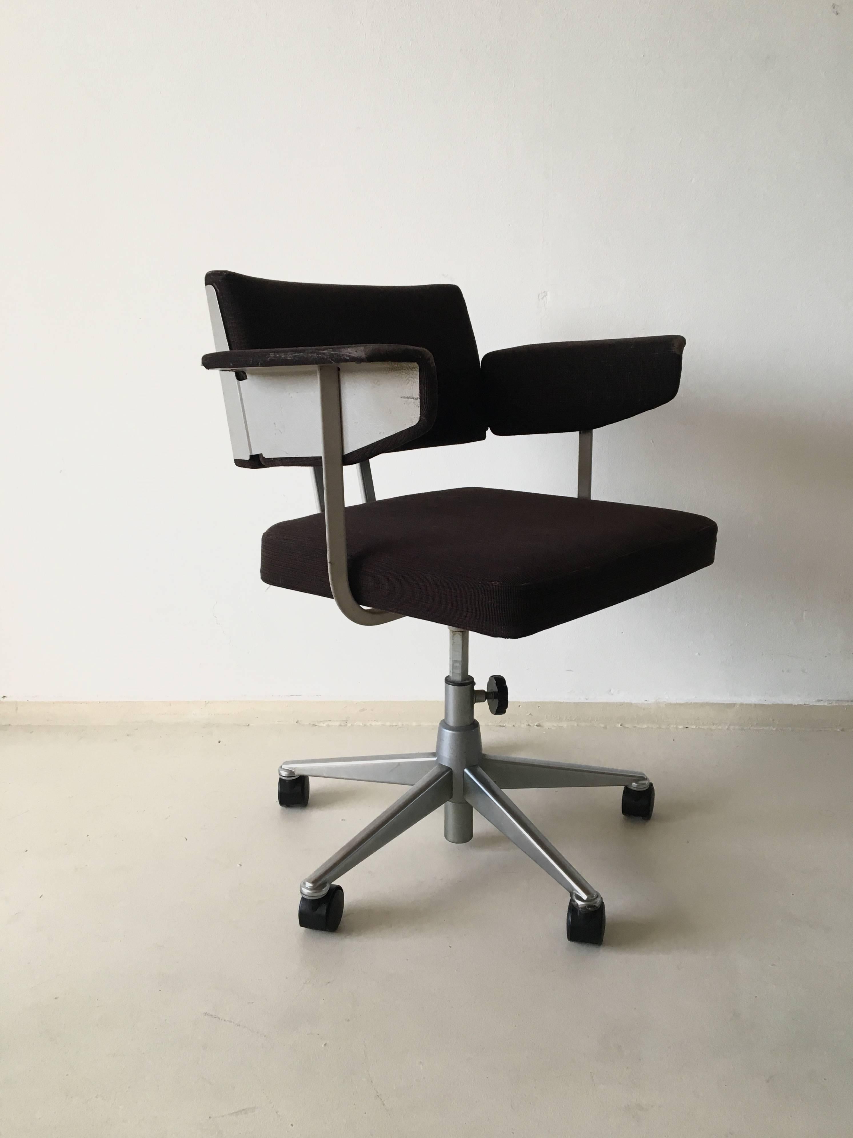 Dutch Industrial Desk Chair by Friso Kramer for Ahrend de Cirkel, 1973