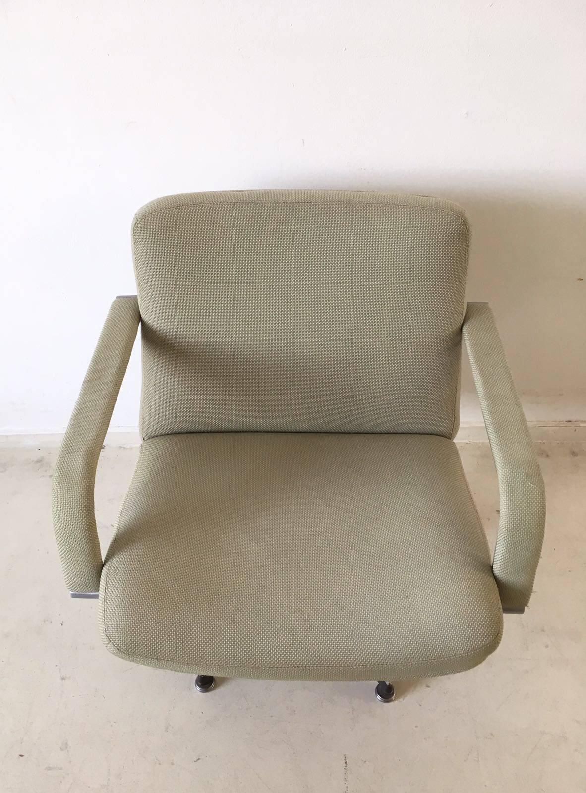 Dutch Iconic 1970s Design Swivel Chair from Artifort, Designed by Geoffrey Harcourt For Sale