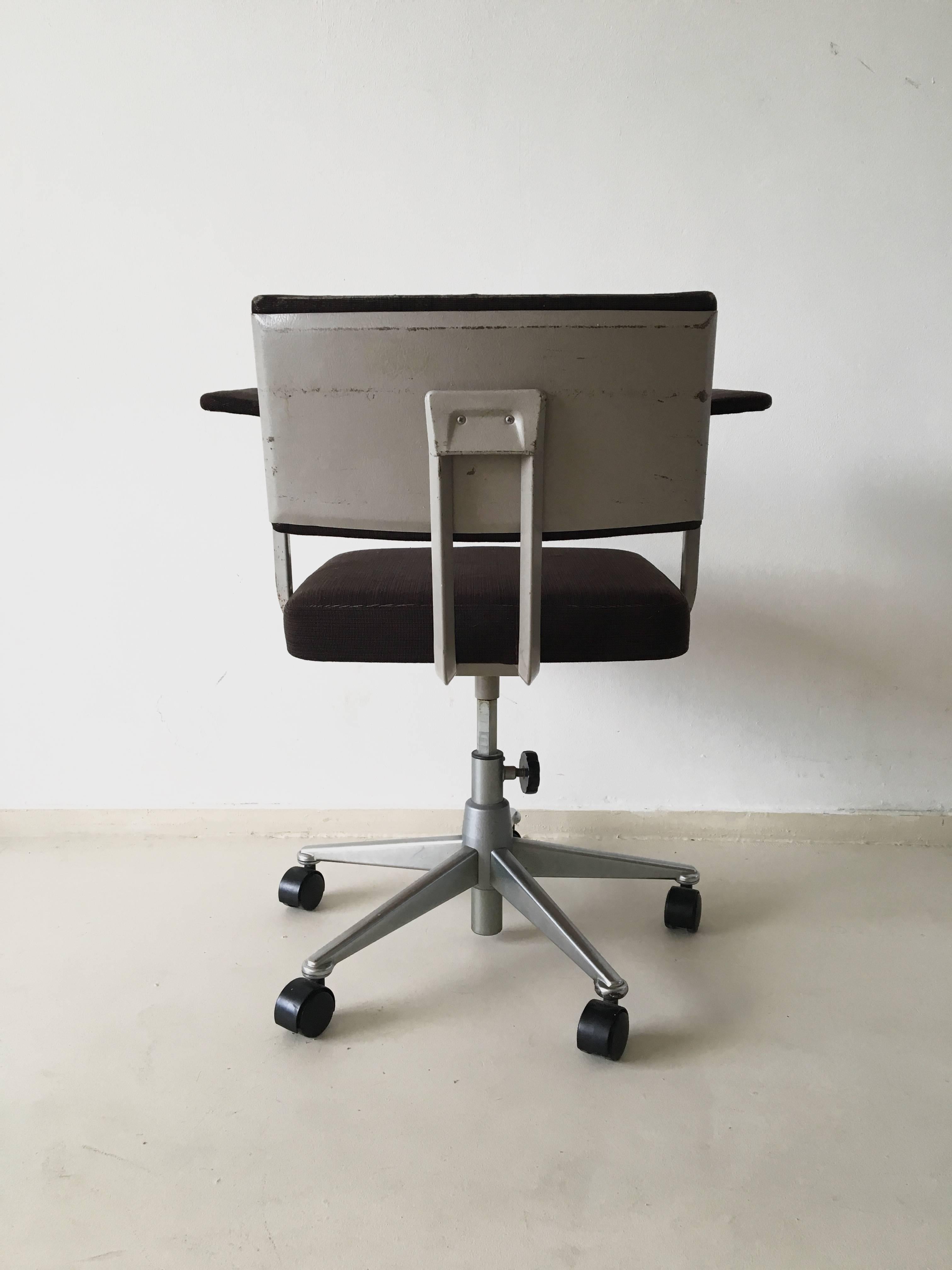 Industrial Desk Chair by Friso Kramer for Ahrend de Cirkel, 1973 1