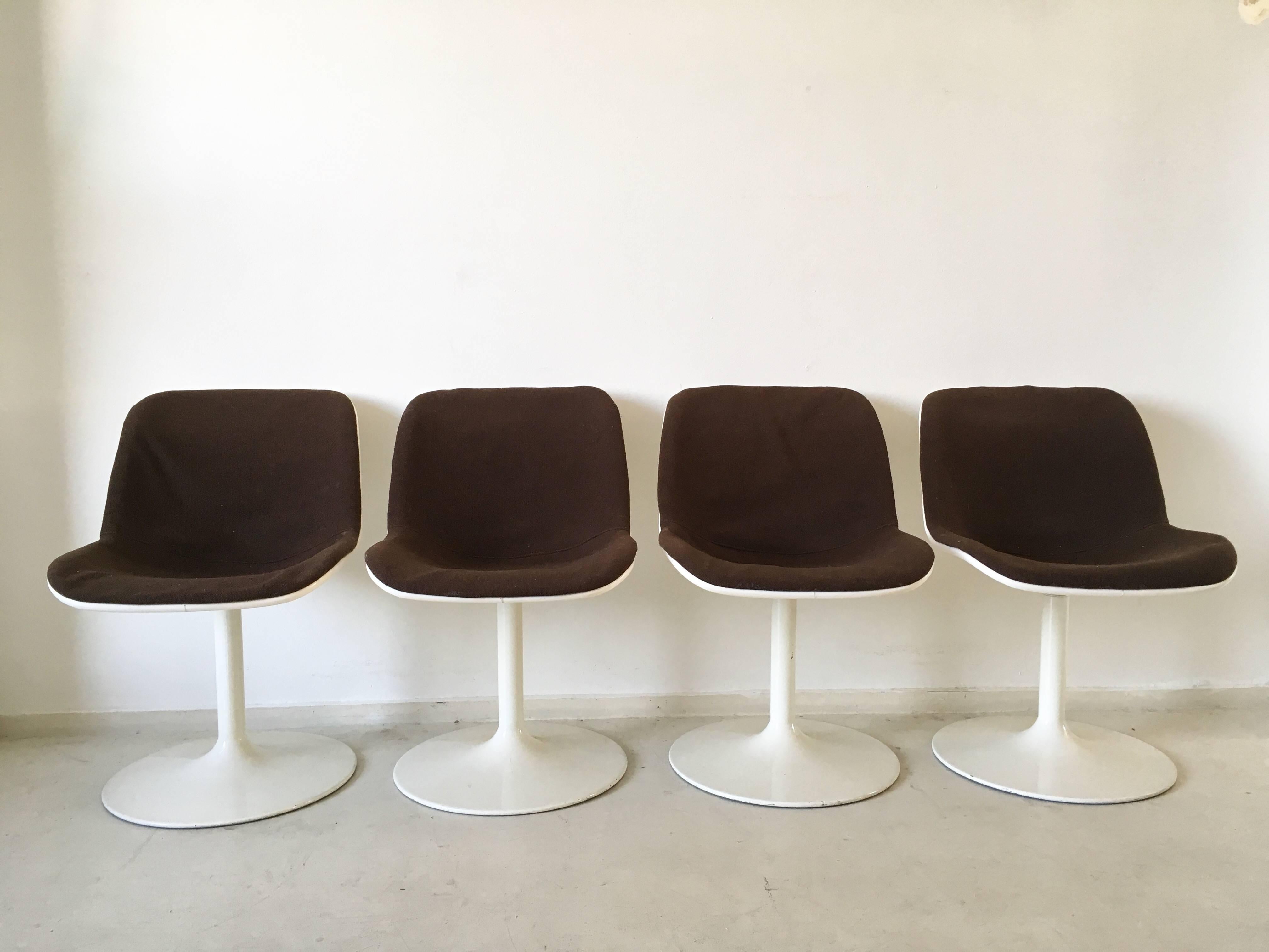 Rare set of dining chairs or stools designed by Hajime Oonishi for Houtoku/Artifort, 1971. Houtoku is the Japanese licensee from Artifort.

These stools feature a white/offwhite coated metal base (tulip foot) with a plastic/fiberglass like