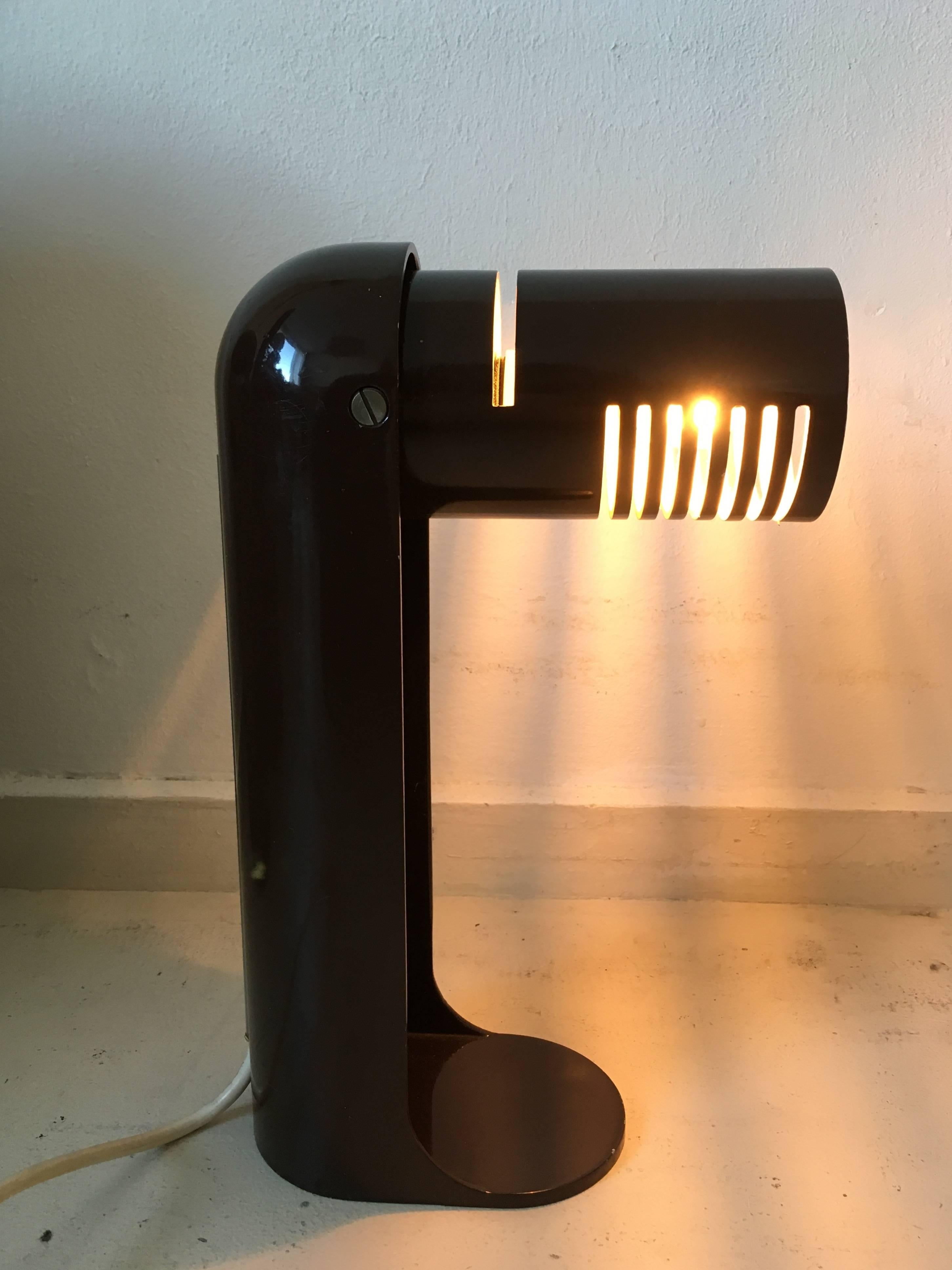 Italian, Space Age Desk Lamp, Model Flip Top, by R. Carruthers for Leuka, 1970s In Excellent Condition For Sale In Schagen, NL