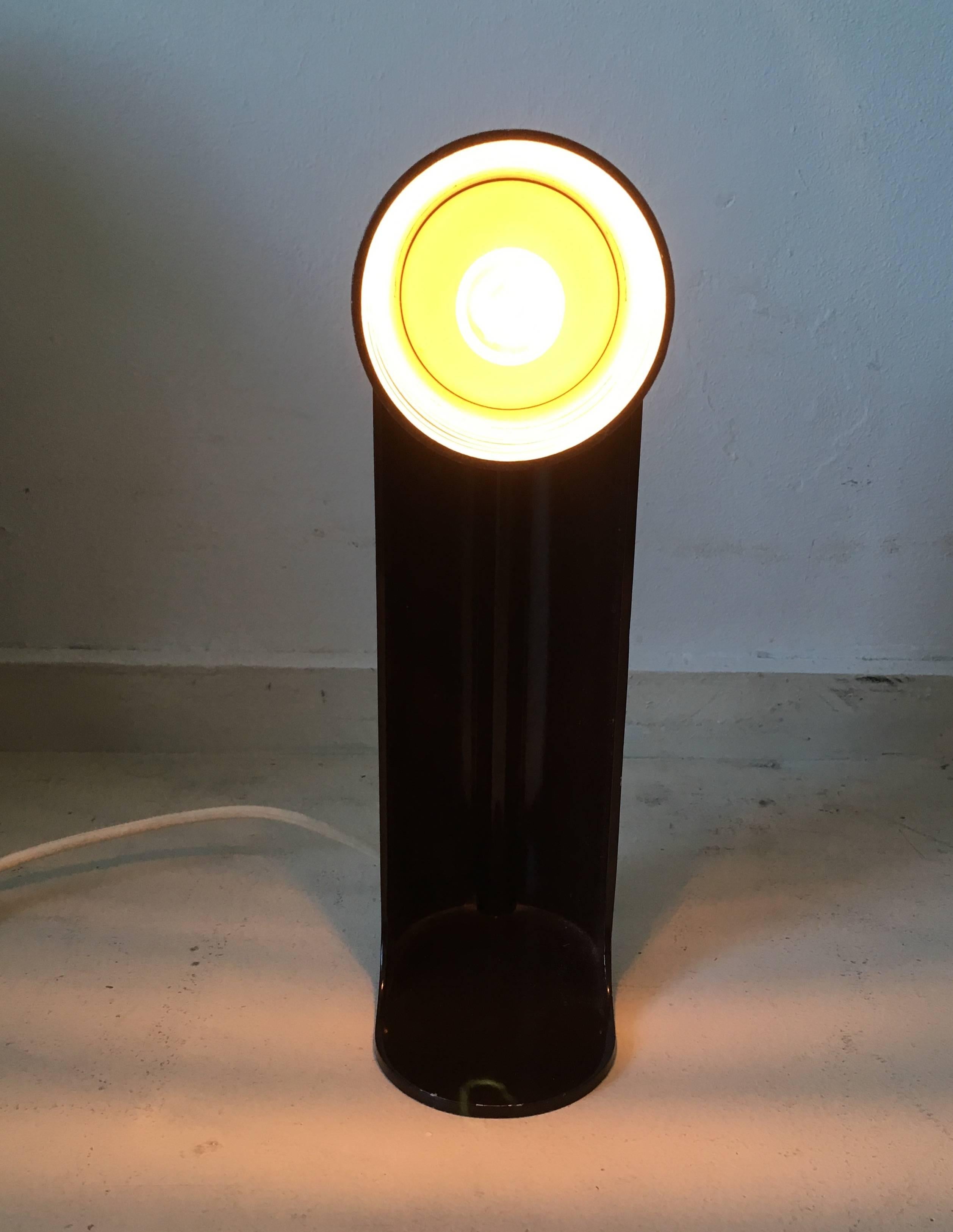 Italian, Space Age Desk Lamp, Model Flip Top, by R. Carruthers for Leuka, 1970s For Sale 3