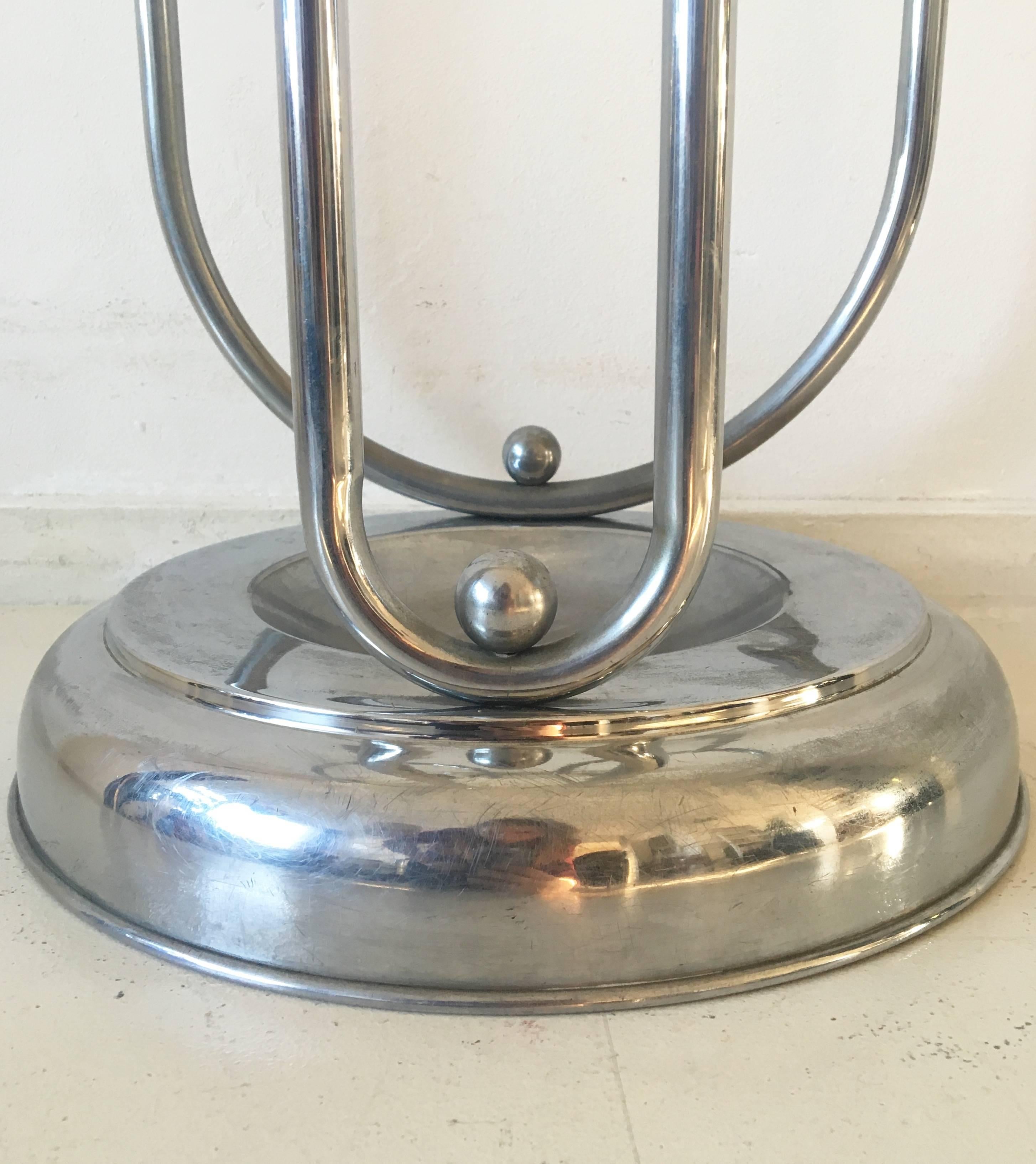 Machine Age, Art Deco Entryhall, Umbrella Stand with Mirror and Brushes, 1920s In Good Condition For Sale In Schagen, NL