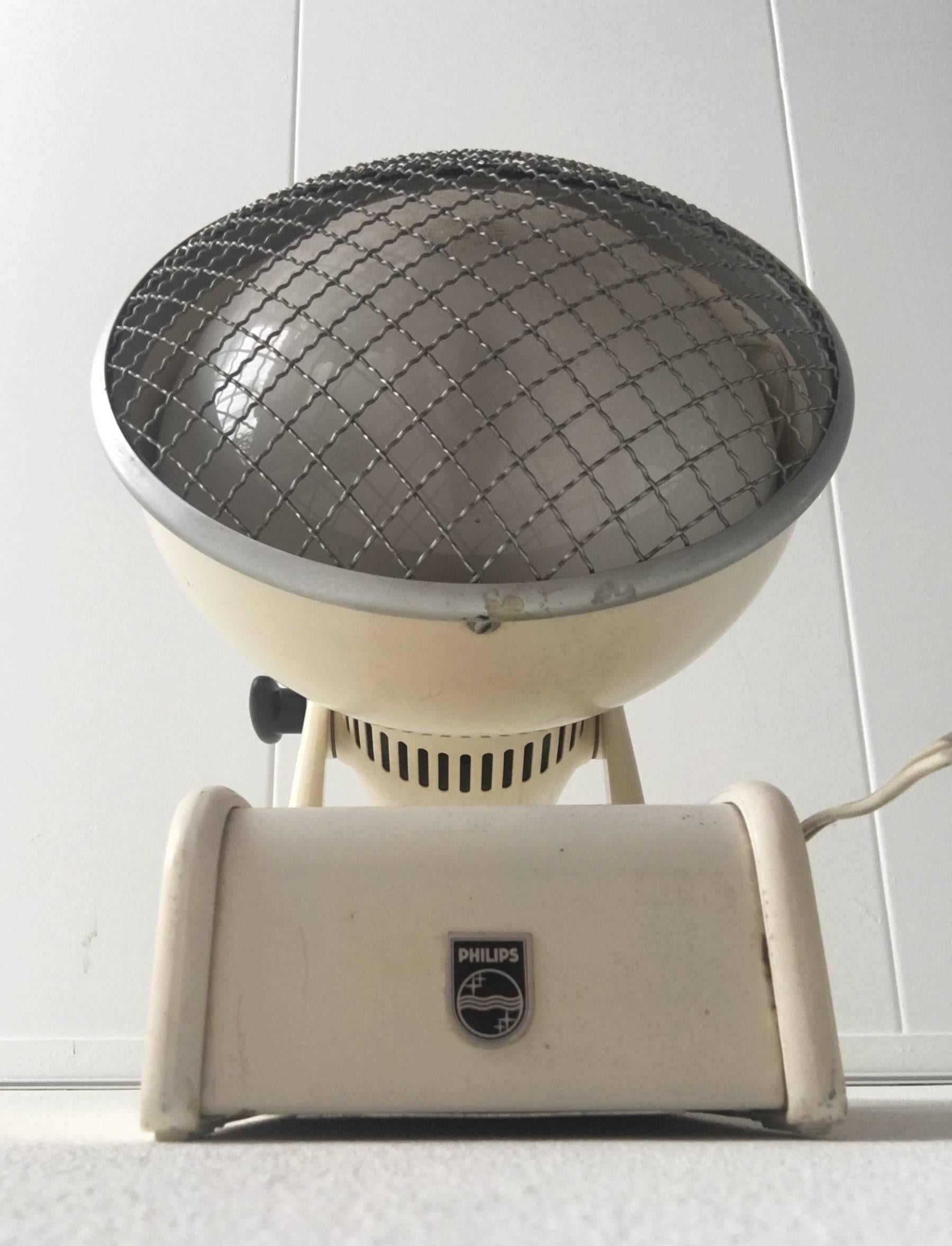 Industrial Medical Lamp by Philips, 1960s In Excellent Condition For Sale In Schagen, NL