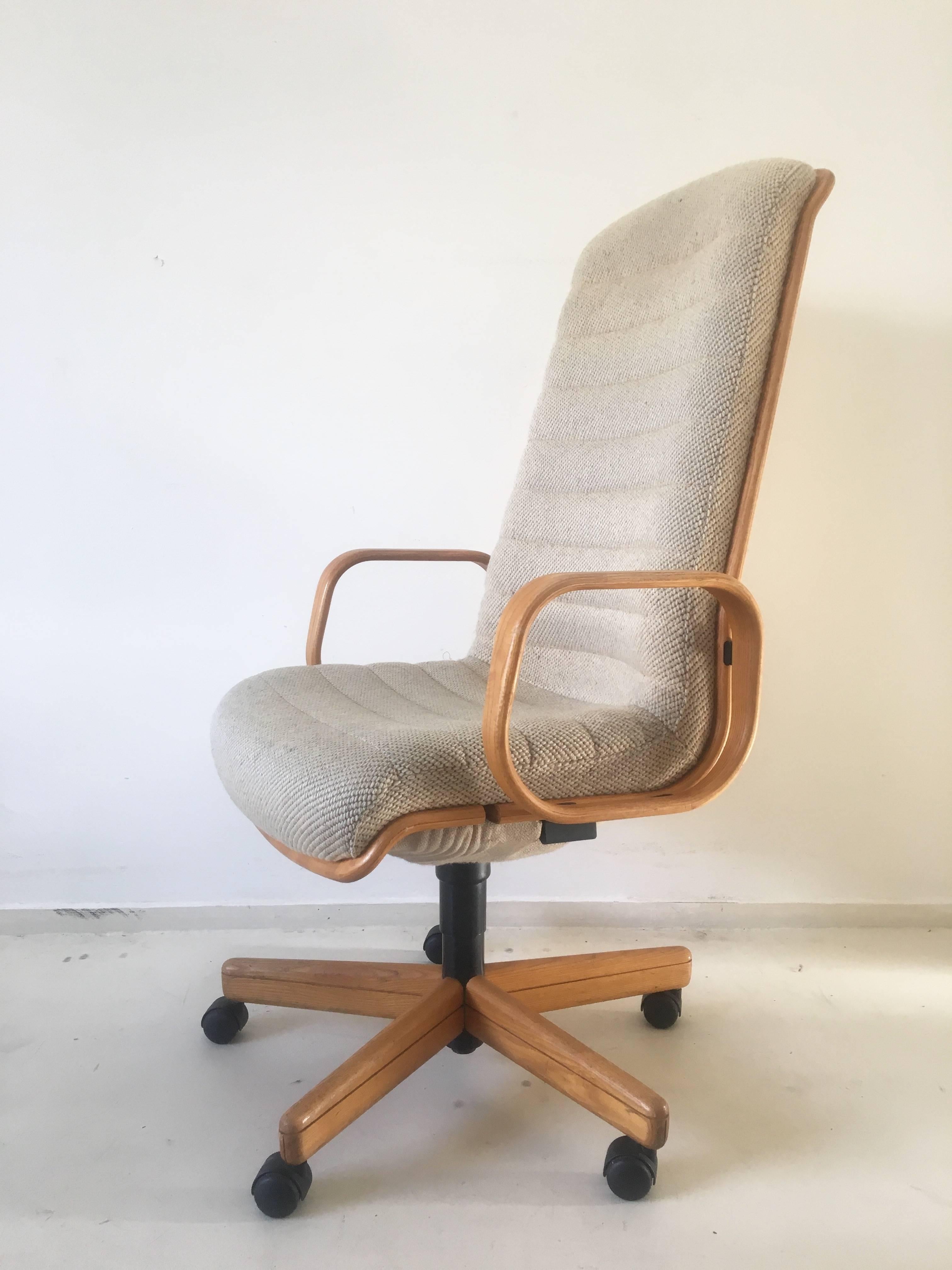 Mid-Century Modern Executive Natural Desk Chair de Martin Stoll pour Giroflex:: 1970