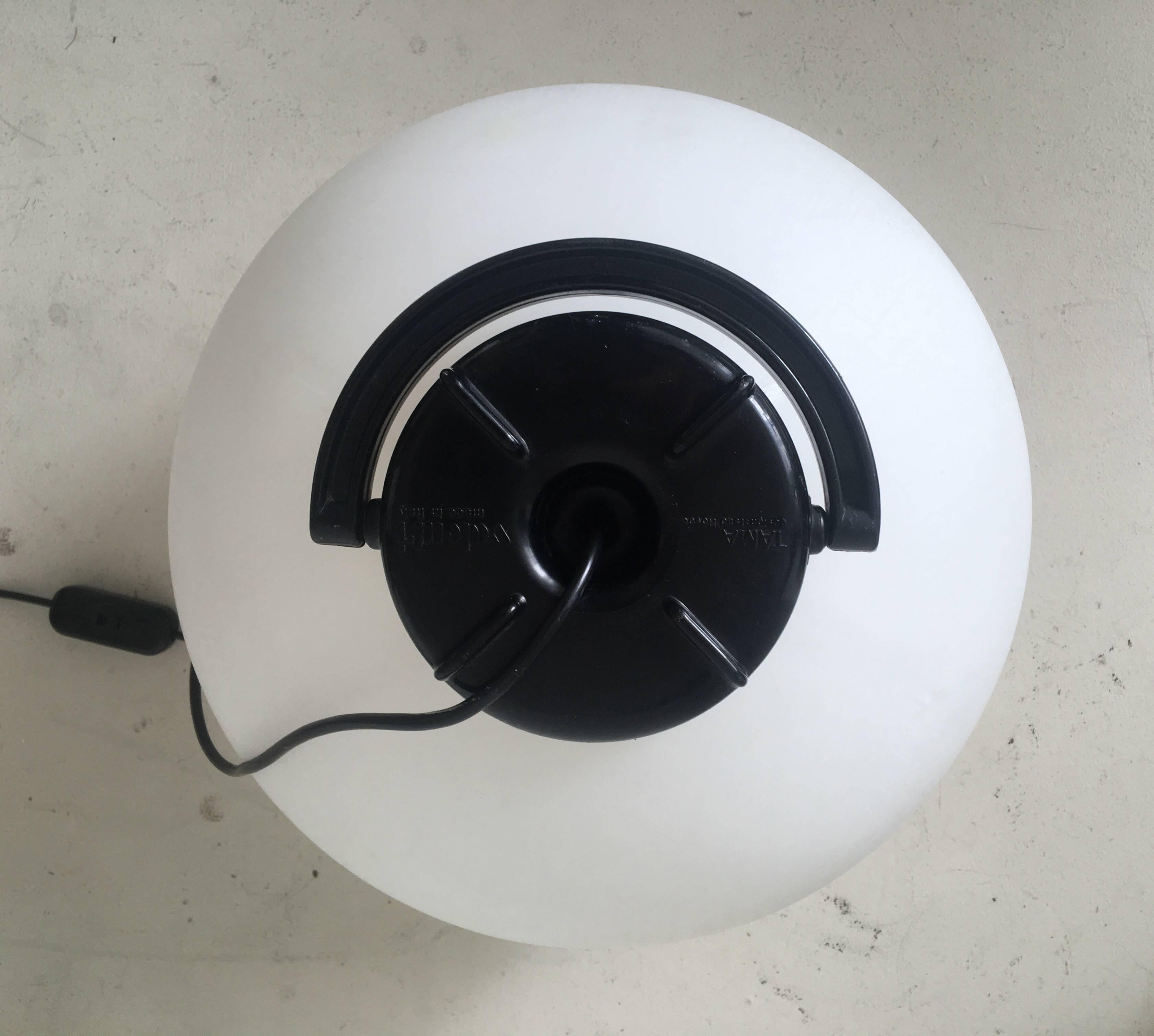 Mid-Century Modern 'Tama' Black and White Floor Lamp by Isao Hosoe for Valenti, 1975 For Sale