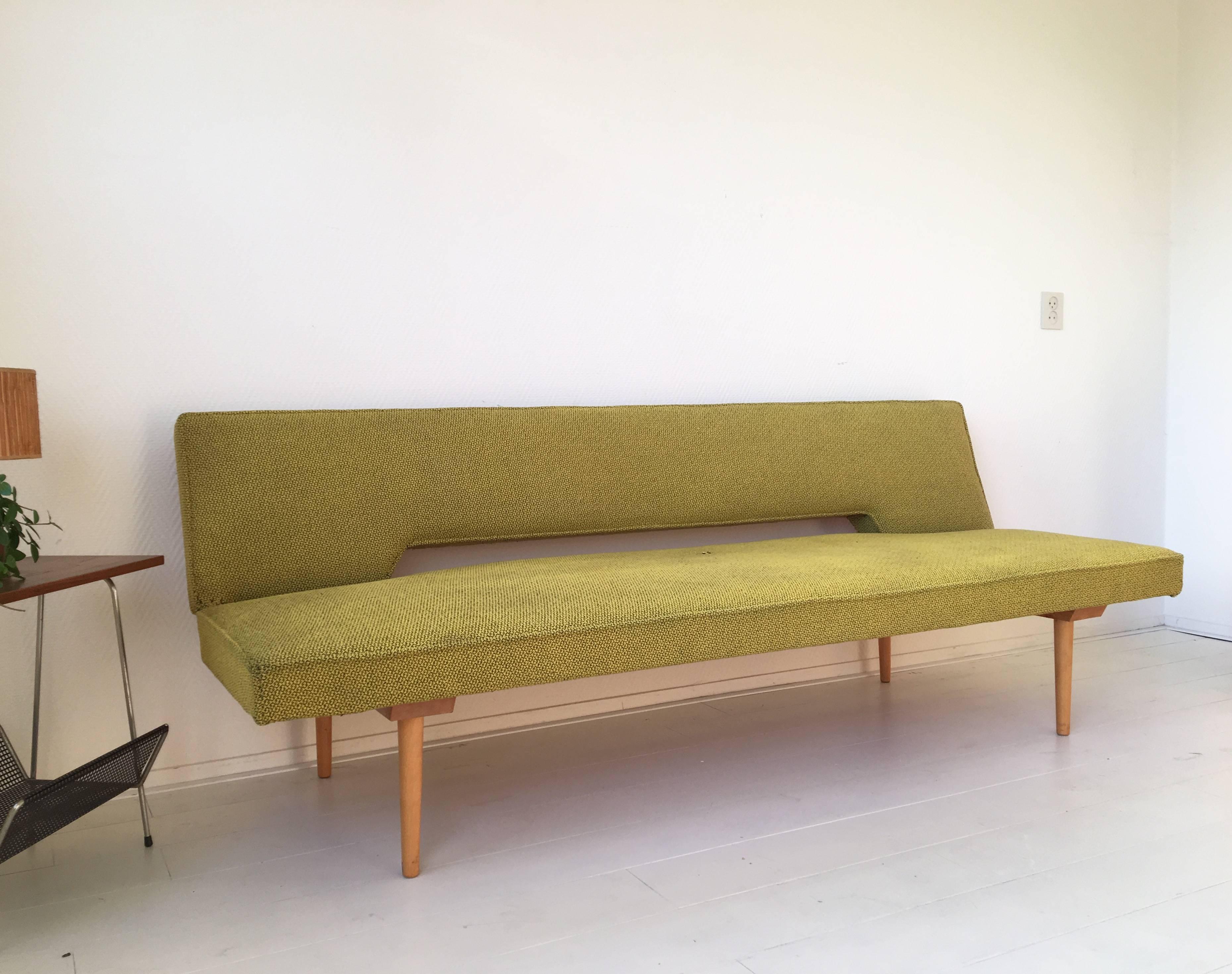 Czechoslovakian Sofa, Sleeper Sofa, Daybed by Miroslav Navratil, 1960s (Moderne der Mitte des Jahrhunderts)