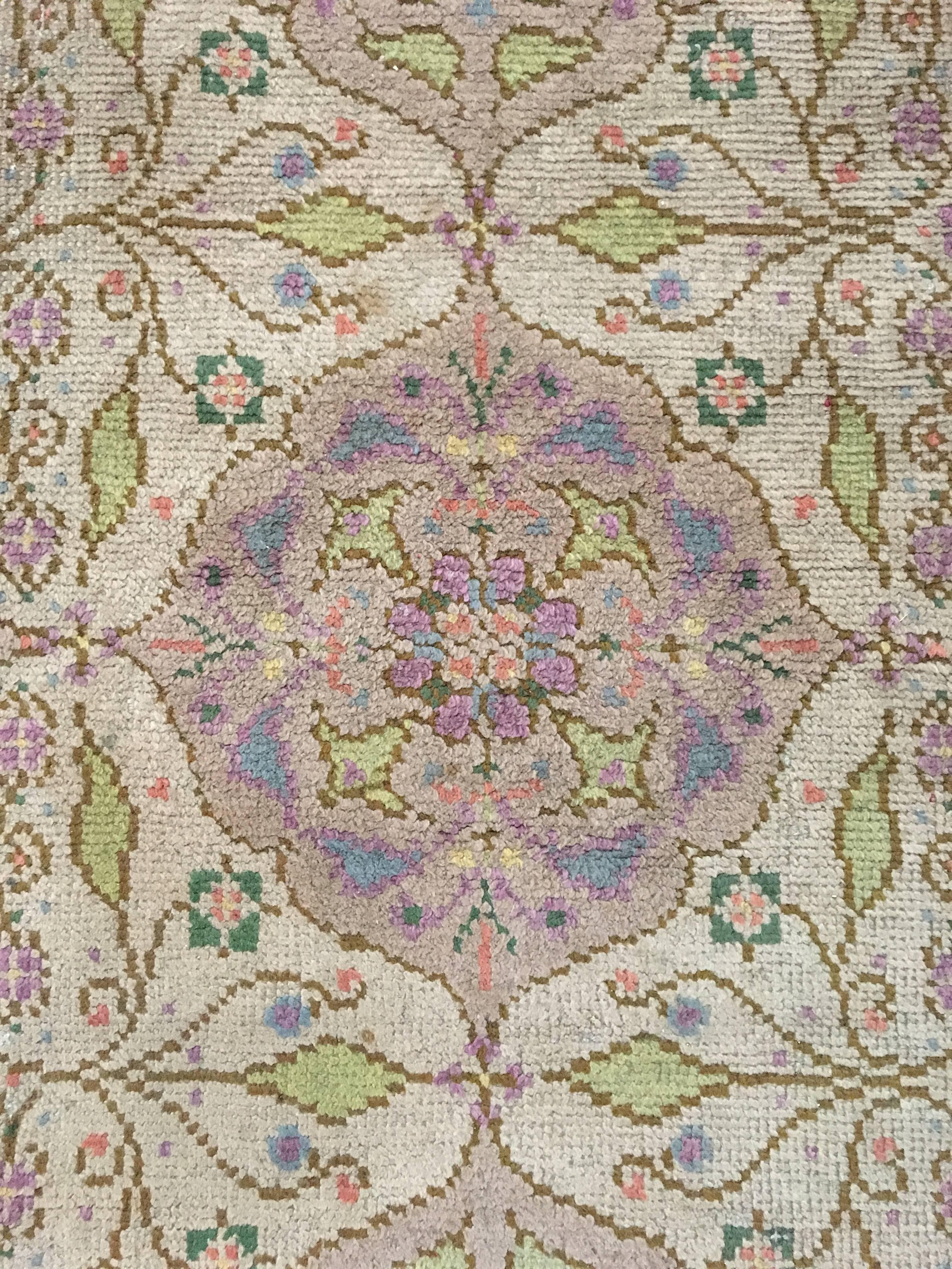 Art Nouveau Hand Knotted Carpet with Floral Design, Theo Nieuwenhuis, 1890-1905 In Fair Condition For Sale In Schagen, NL