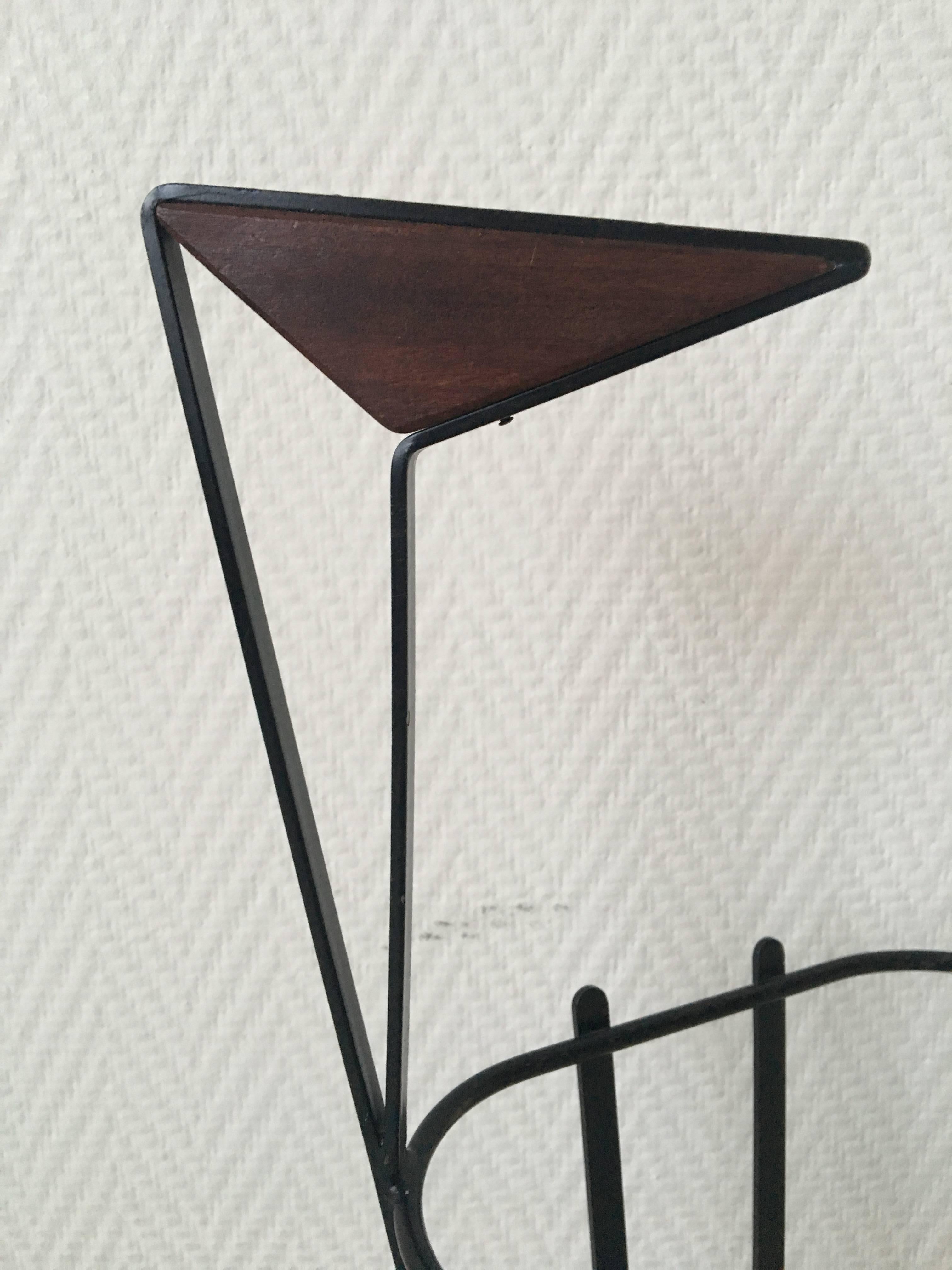 Metal and Teak Tripod Umbrella Stand in Style of Mathieu Matégot, 1950s In Good Condition For Sale In Schagen, NL