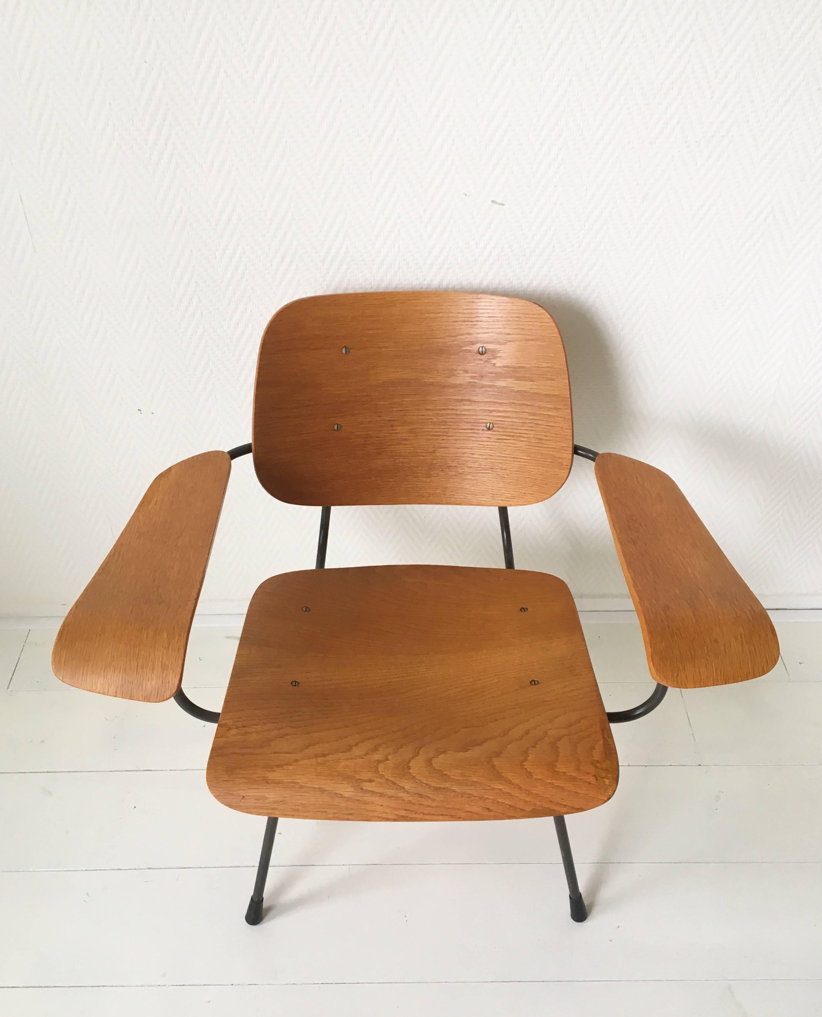 Mid-Century Modern Minimalist Dutch Design Pilastro Easy Chair Model 8000 by Tjerk Reijenga, 1960s For Sale
