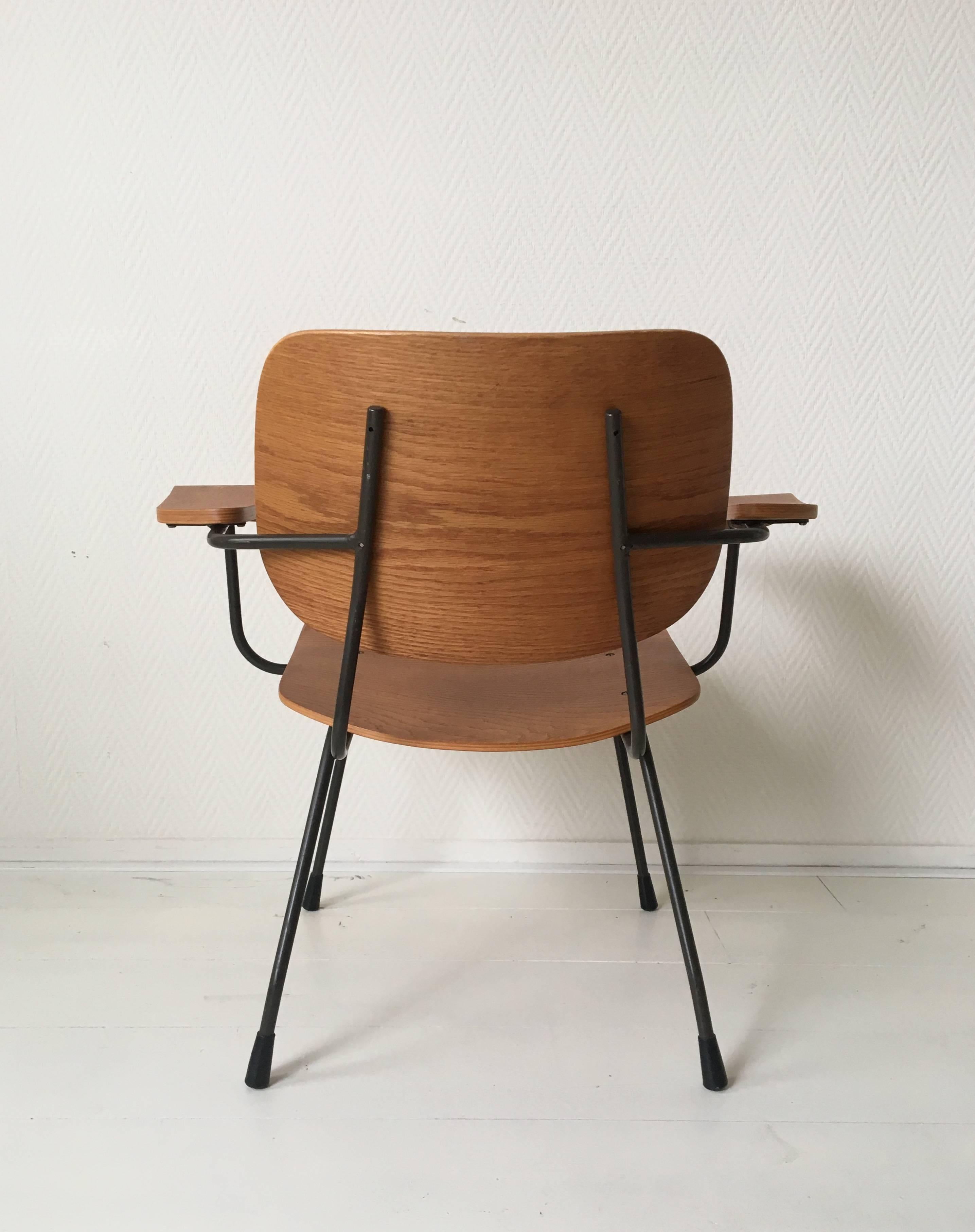 Minimalist Dutch Design Pilastro Easy Chair Model 8000 by Tjerk Reijenga, 1960s For Sale 1