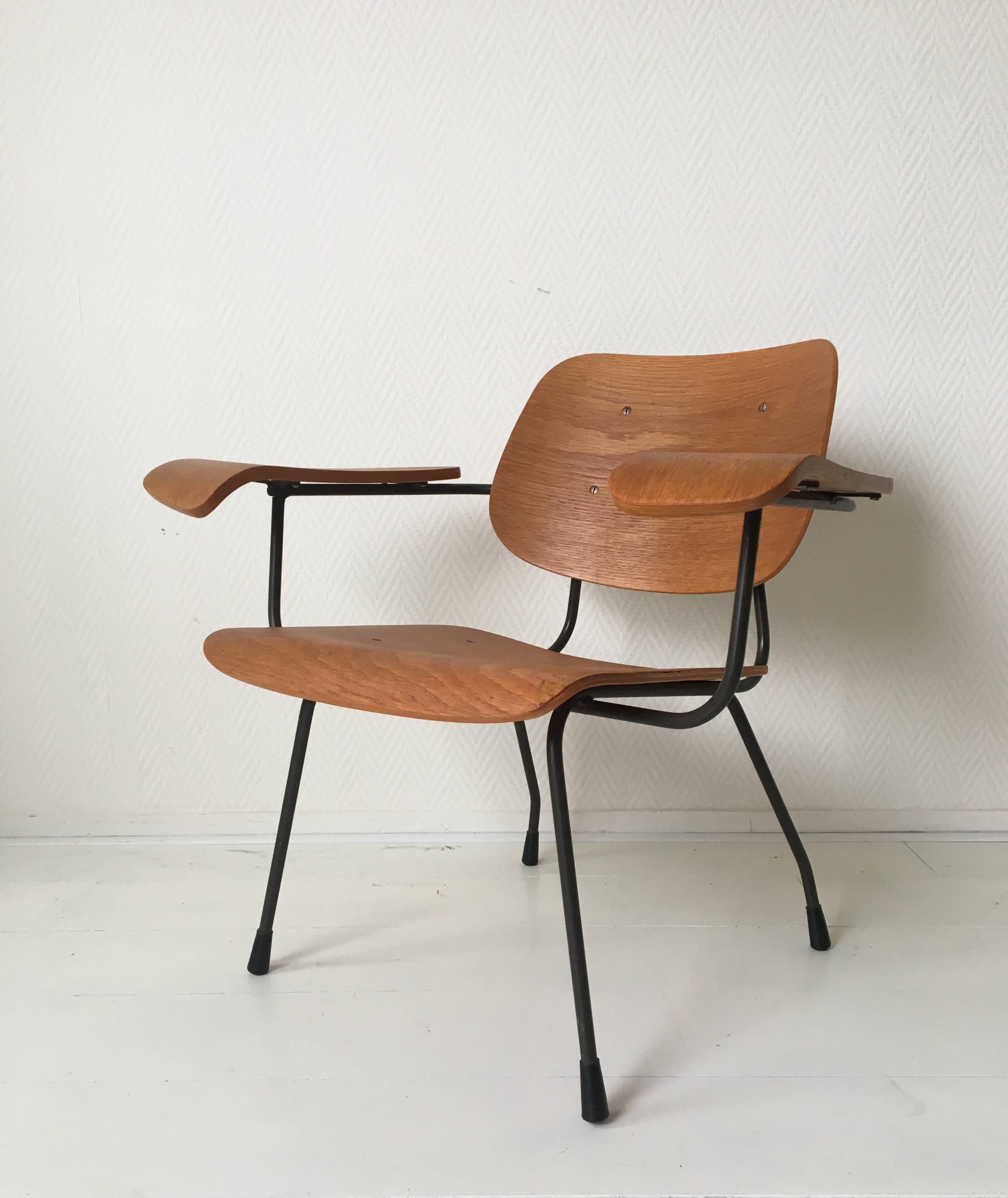 Metal Minimalist Dutch Design Pilastro Easy Chair Model 8000 by Tjerk Reijenga, 1960s For Sale