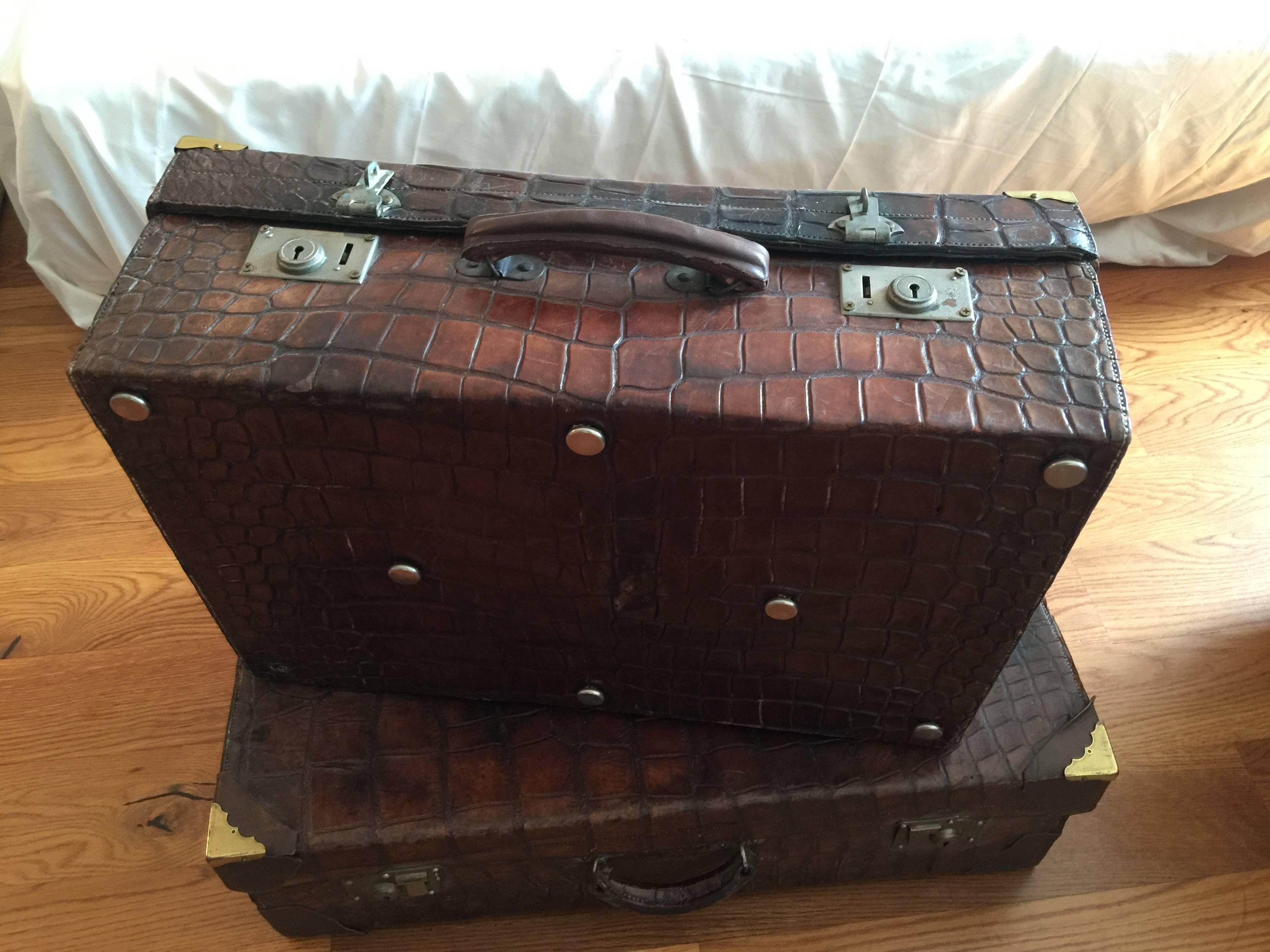 Untouched and beautiful vintage crocodile luggage’s, one larger and one smaller, from the circa 1930s. The two luggages are always kept intact without any restoration or refurbishing with visible sign of normal wear which contributes to make them