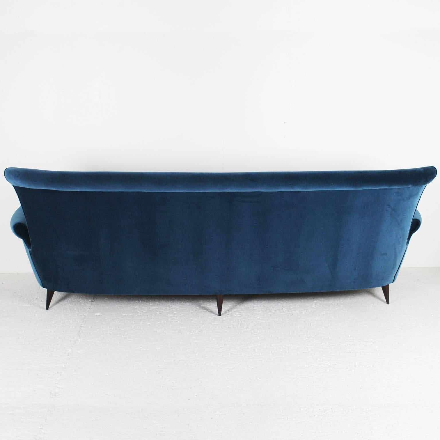 Set of Sofa and Armchairs in Blue Velvet, 1950 For Sale 1