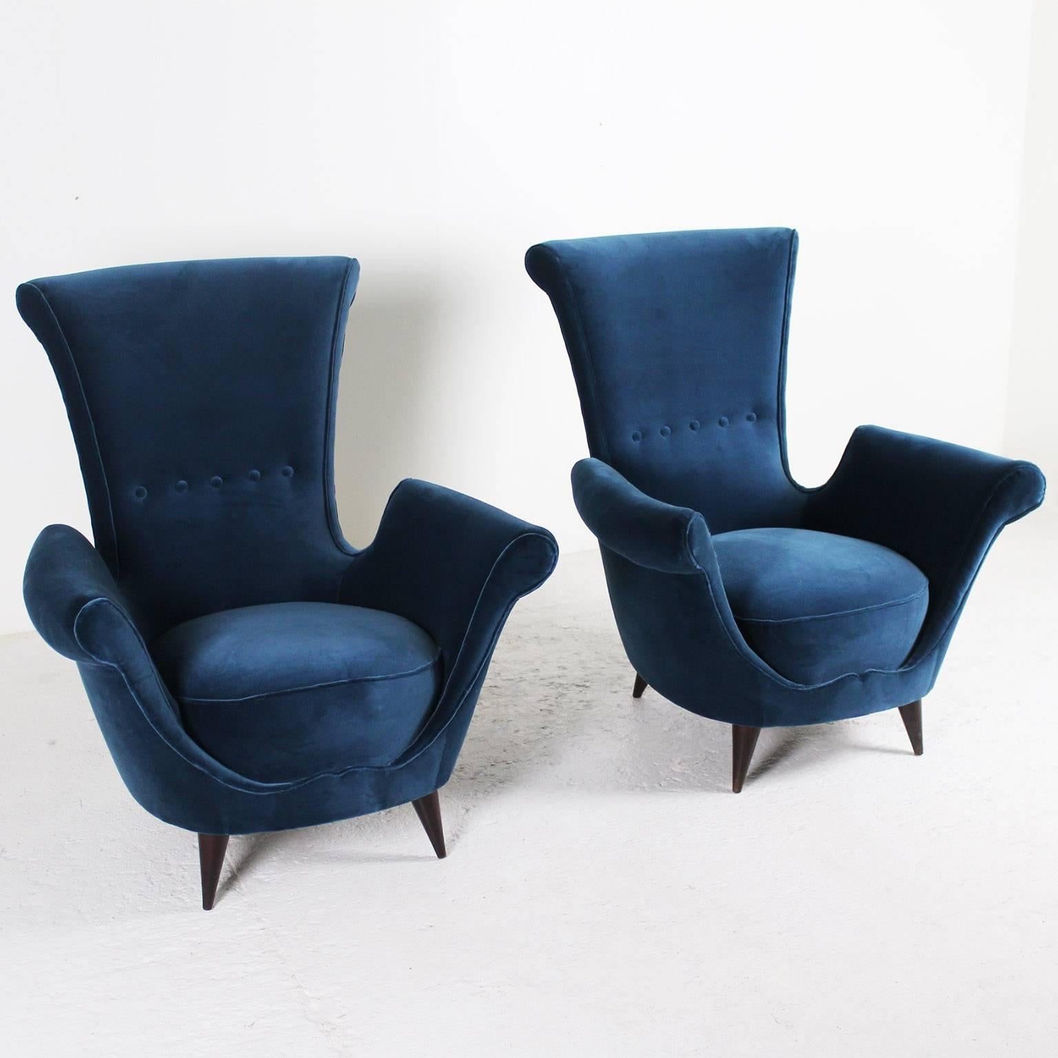 Set of Sofa and Armchairs in Blue Velvet, 1950 For Sale 2