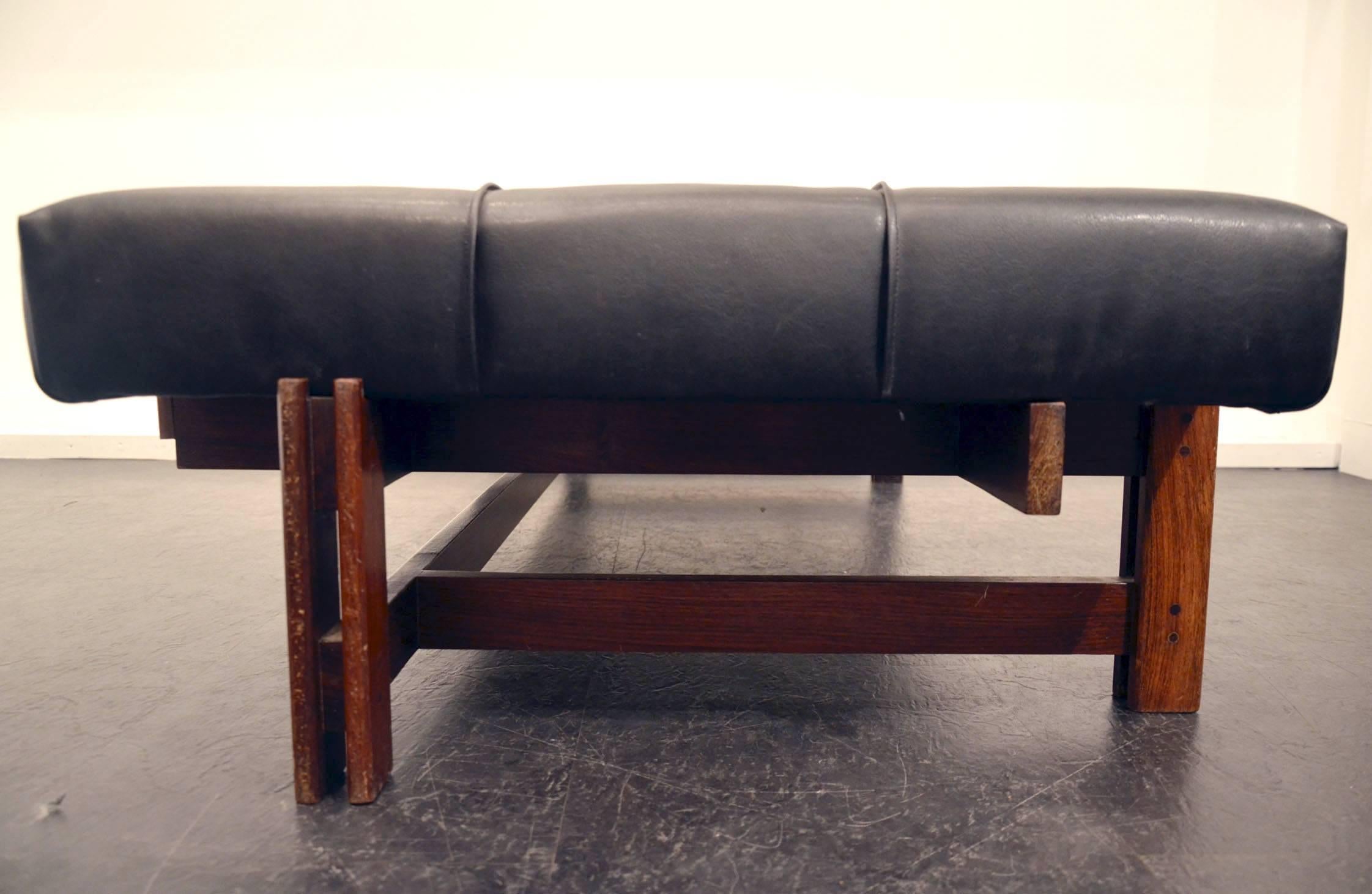 Mid-Century Modern Italian 1960s Bench or Daybed in the Taste of Mies Van Der Rohe