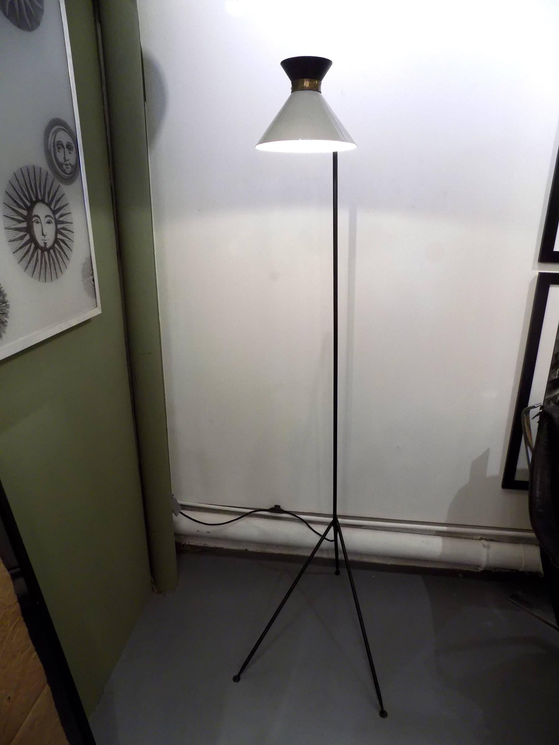 Stilnovo tripod floor lamp by Stilnovo
black and white lacquered shade.
Adjustable shade.