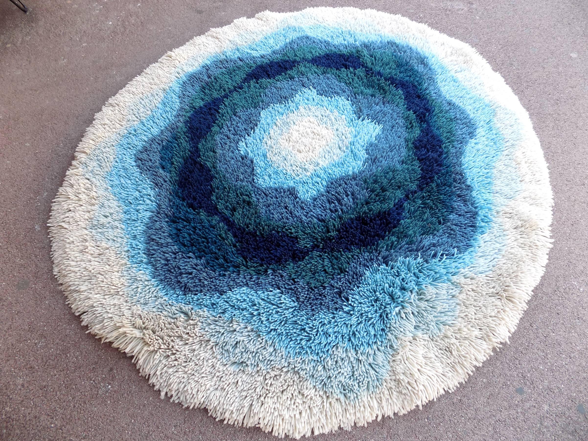 Swedish wool circular carpet, circa 1960.