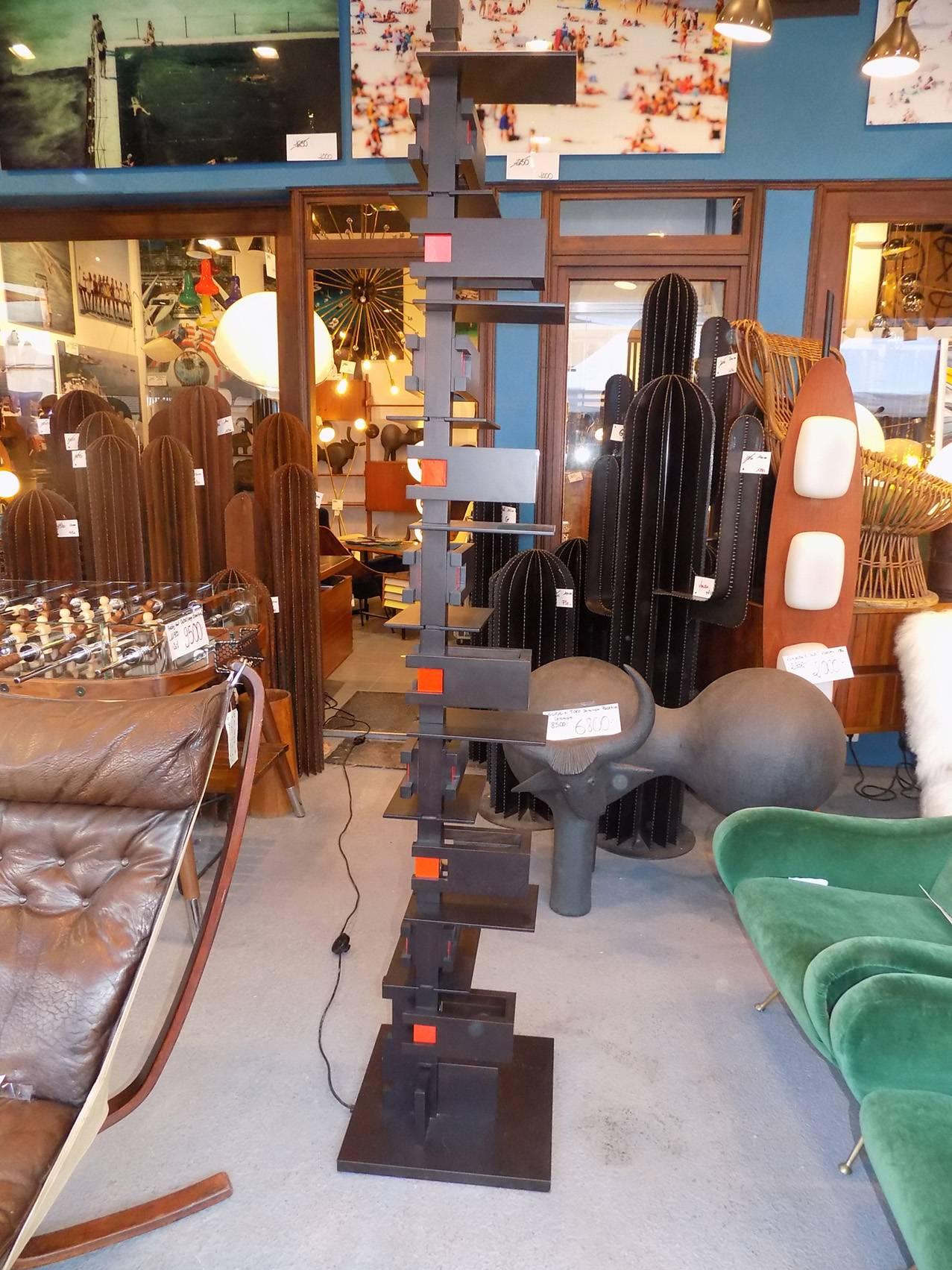 Black Taliesin Frank Lloyd Wright Wood Floor Lamp Yamagiwa Edition In Excellent Condition For Sale In Megeve, FR