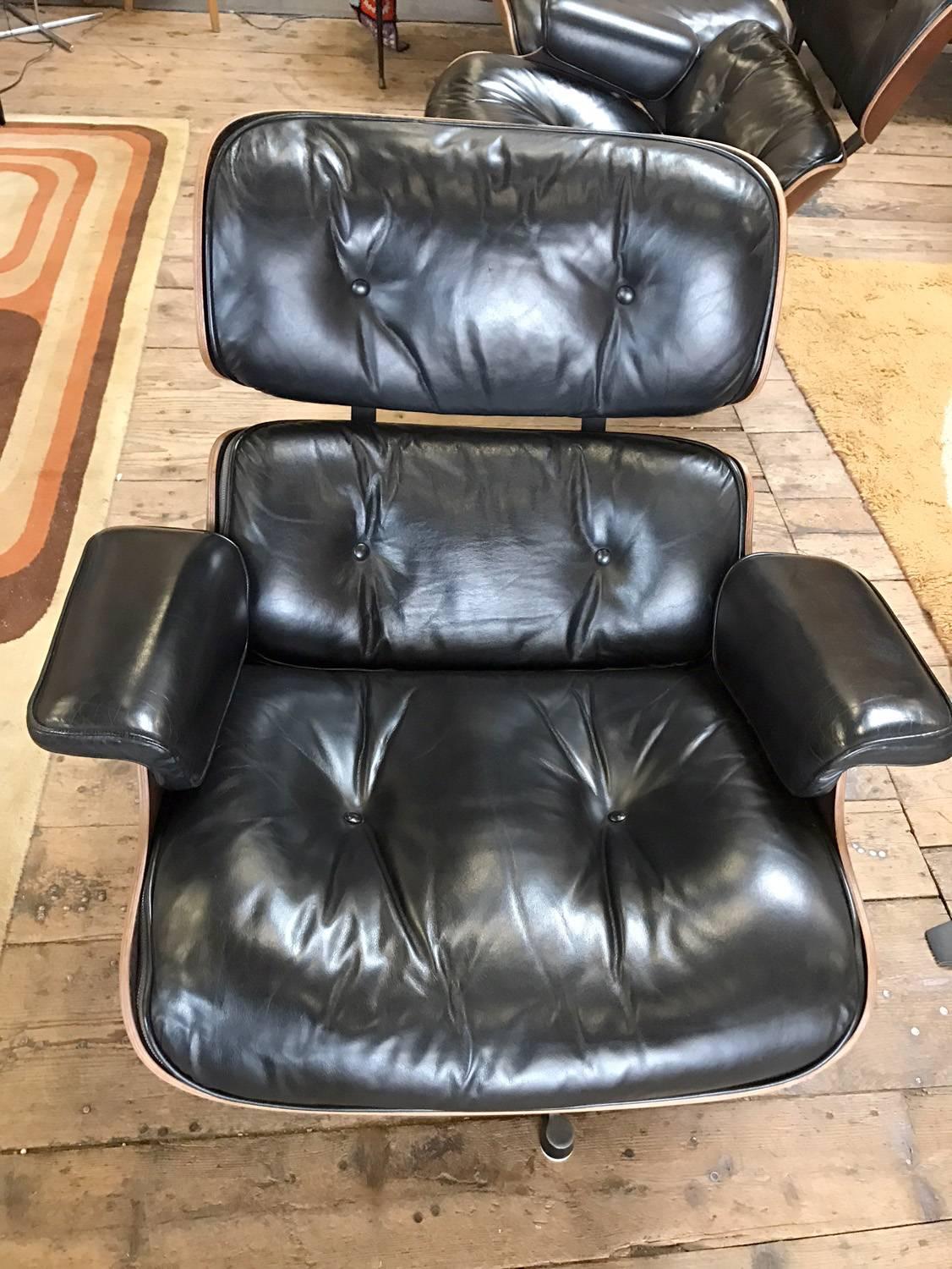 Mid-Century Modern Fantastic Pair of Charles Eames Lounge Chair and Ottoman Hermann Miller