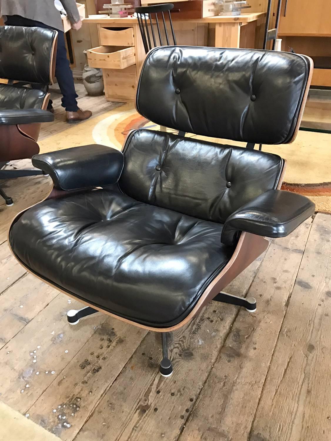American Fantastic Pair of Charles Eames Lounge Chair and Ottoman Hermann Miller