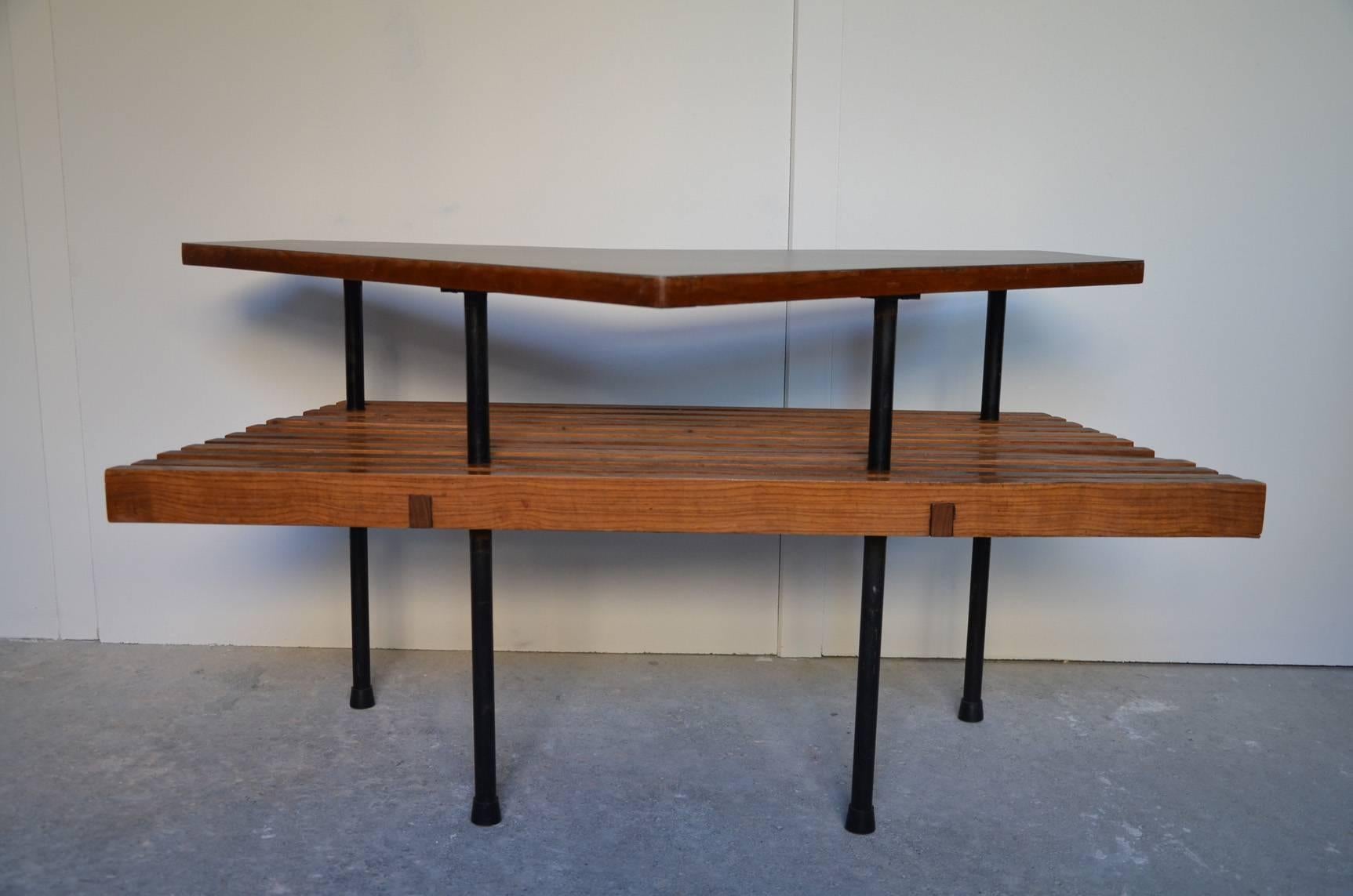 Mid-Century Modern Beautiful Italian Free-Form Cocktail Table, circa 1960 For Sale