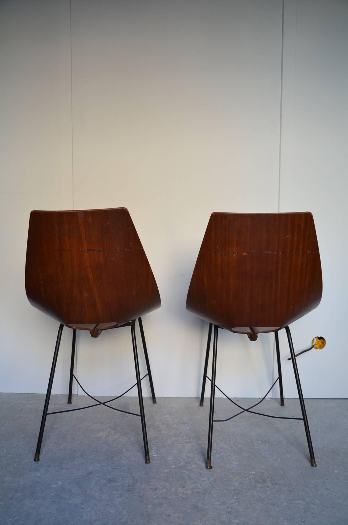 Mid-Century Modern Beautiful Set of Two Italian Chairs Designed by Carlo Ratti, circa 1960 For Sale
