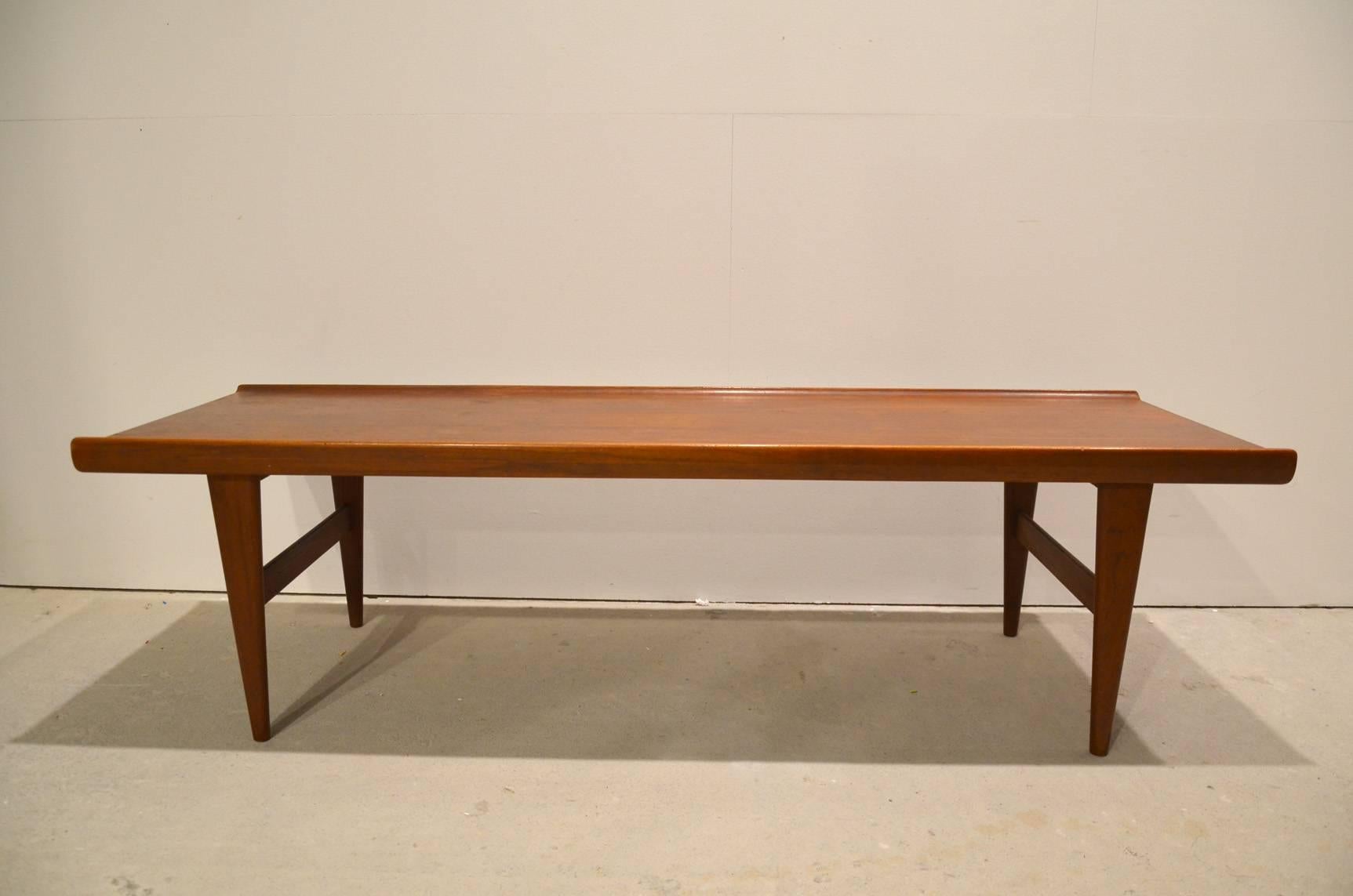 Beautiful Danish bench in the style of Torbjørn Afdal, circa 1960.