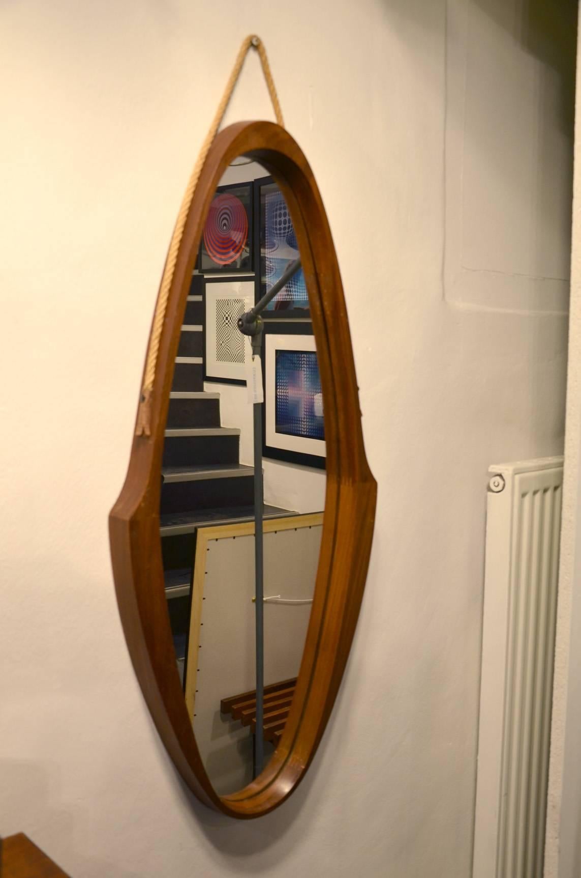 Beautiful wood mirror in the taste of Paolo Buffa, Italy, circa 1960. Excellent condition.