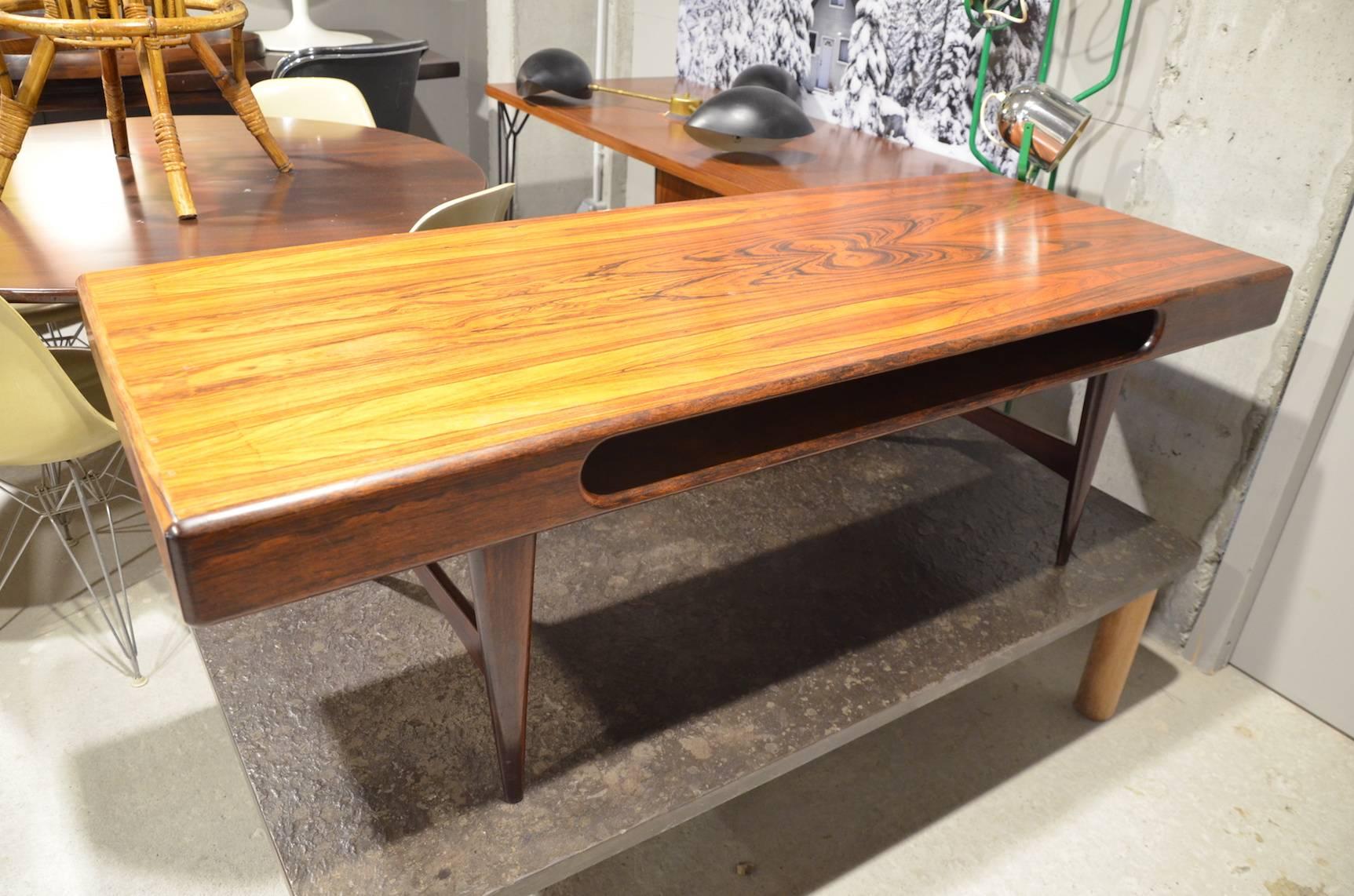 Fantastic Palisander Coffee Table, Italy, circa 1960 In Excellent Condition For Sale In Megeve, FR