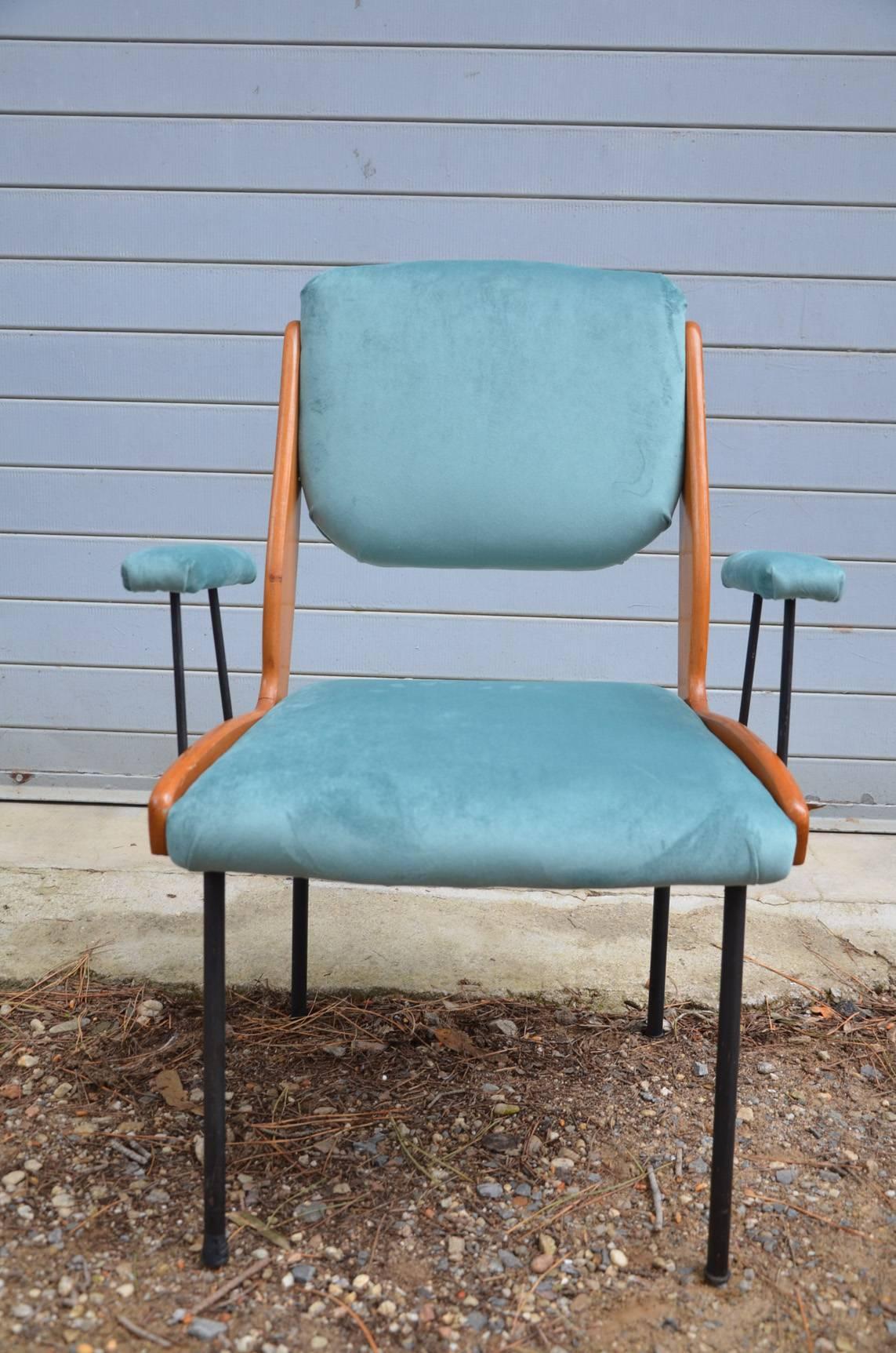 Beautiful Pair of Reupholstered Italian Armchairs, circa 1960 In Excellent Condition In Megeve, FR