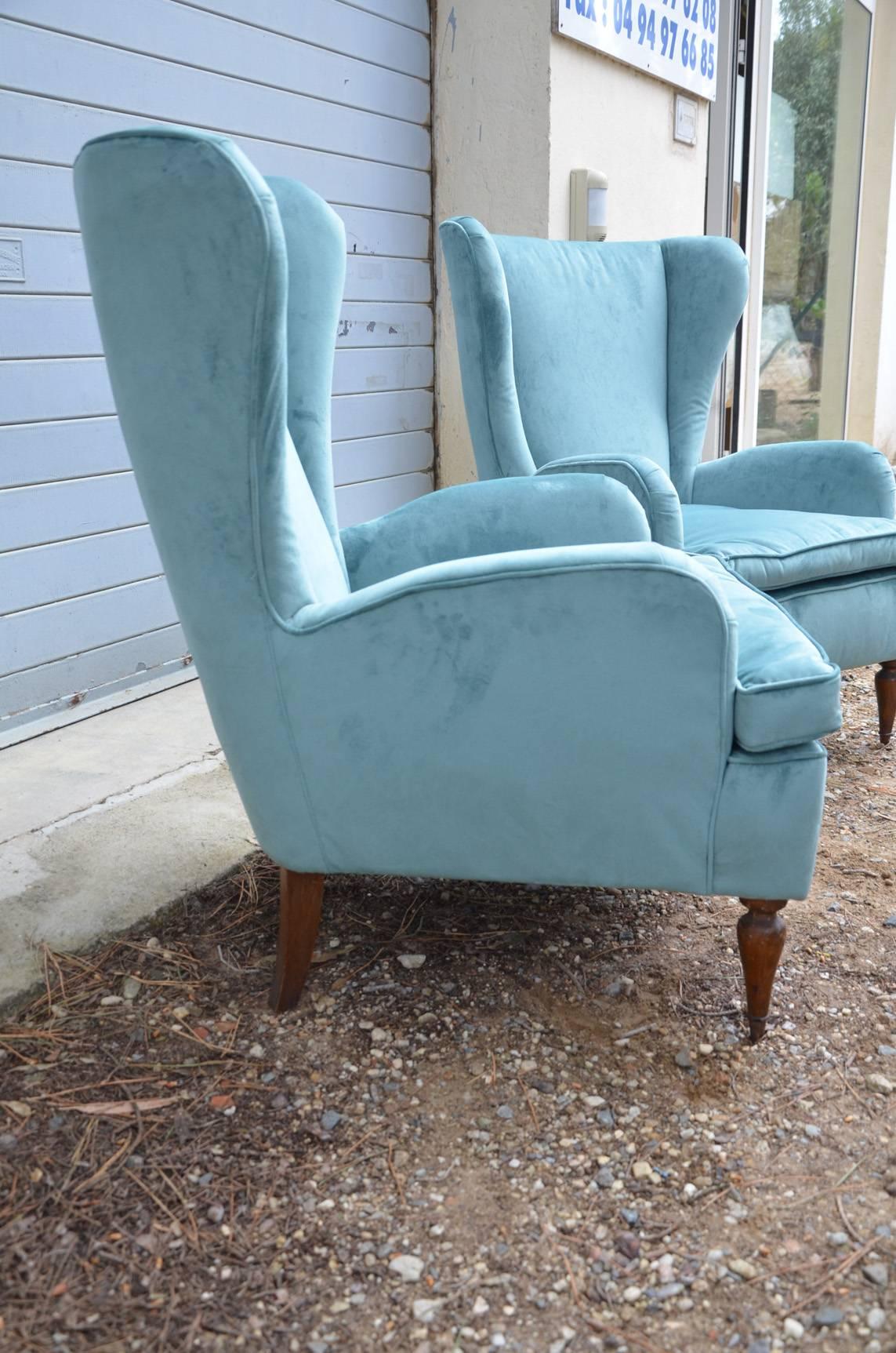 Mid-20th Century Beautiful Pair of Italian Reupholstered Armchairs in the Taste of Gio Ponti For Sale