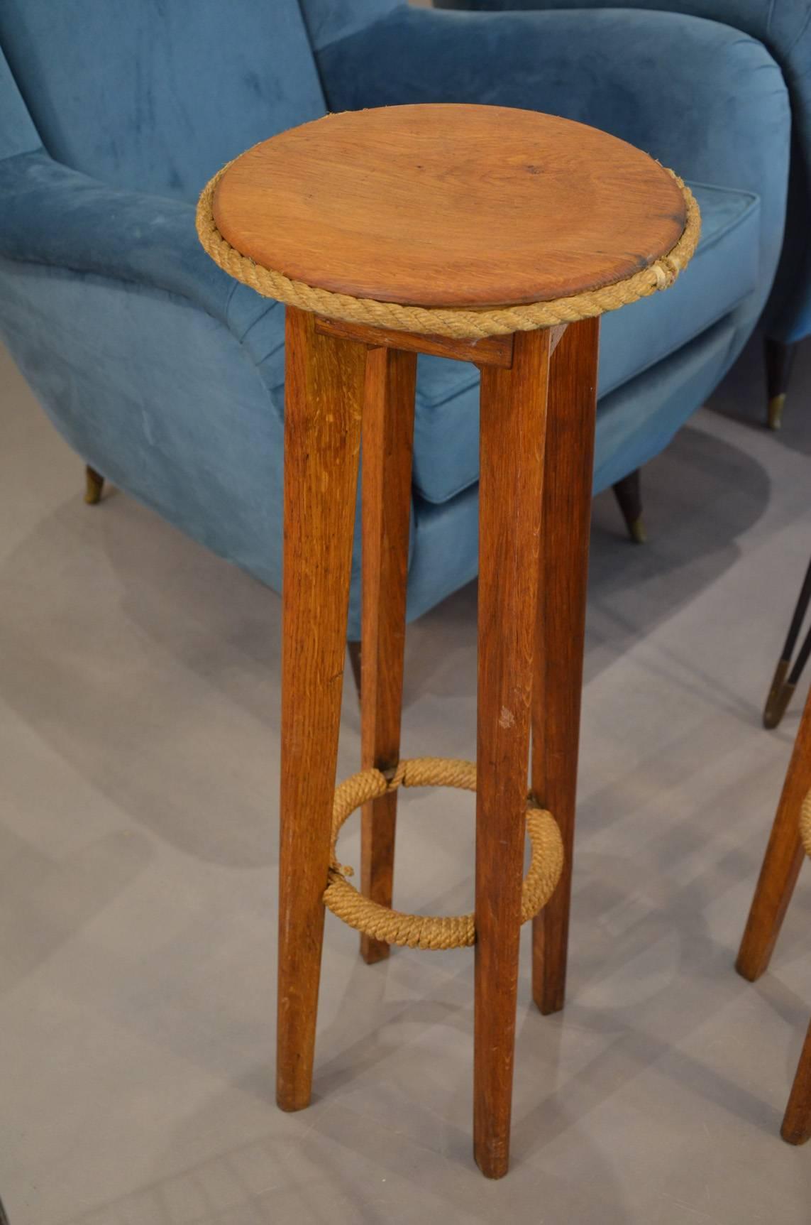 Beautiful pair of Audoux and Minet bar stools, circa 1960. Very good condition.