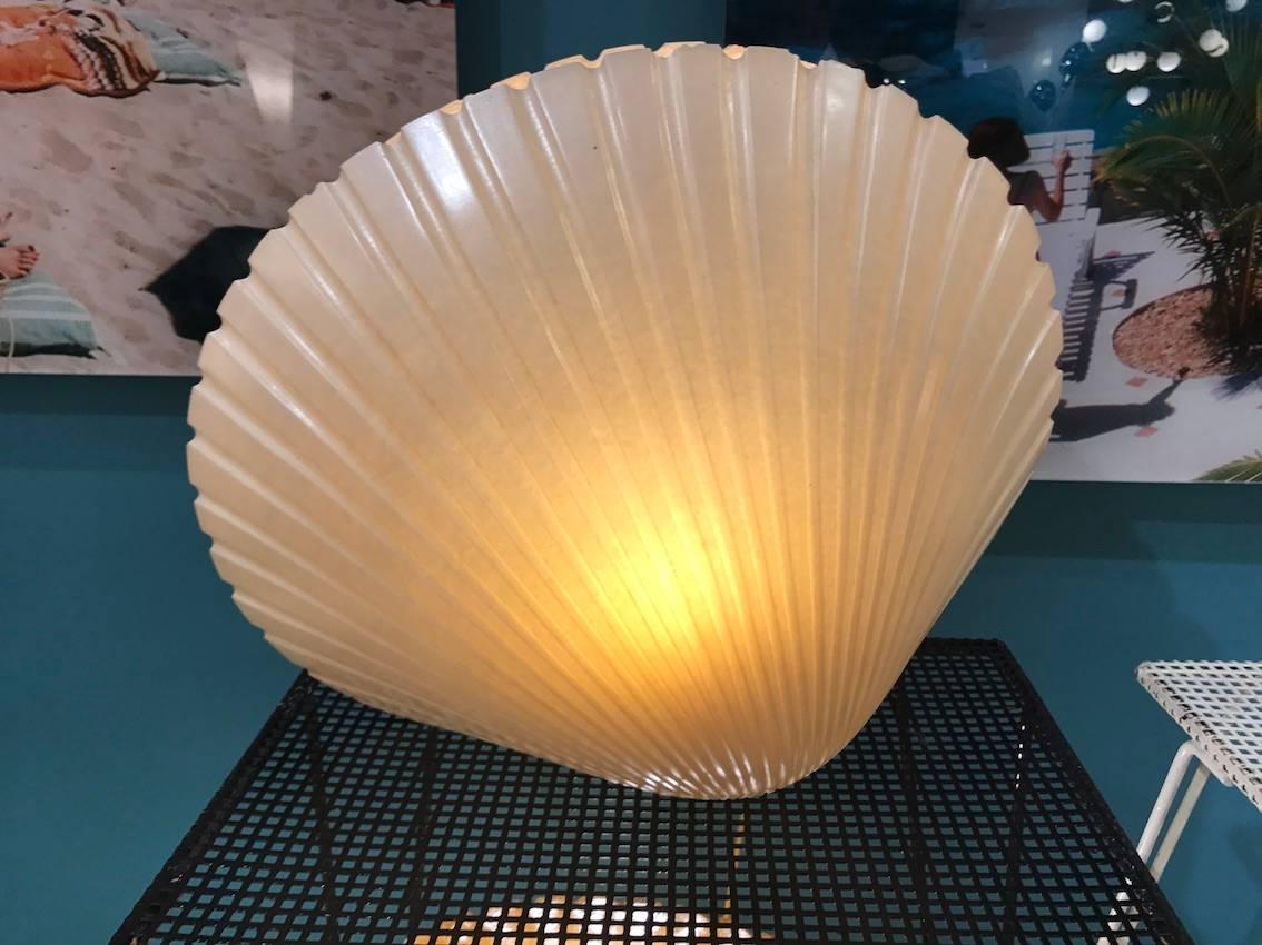 Beautiful pair of André Cazenave shells table lamp, circa 1960. In very good condition.
