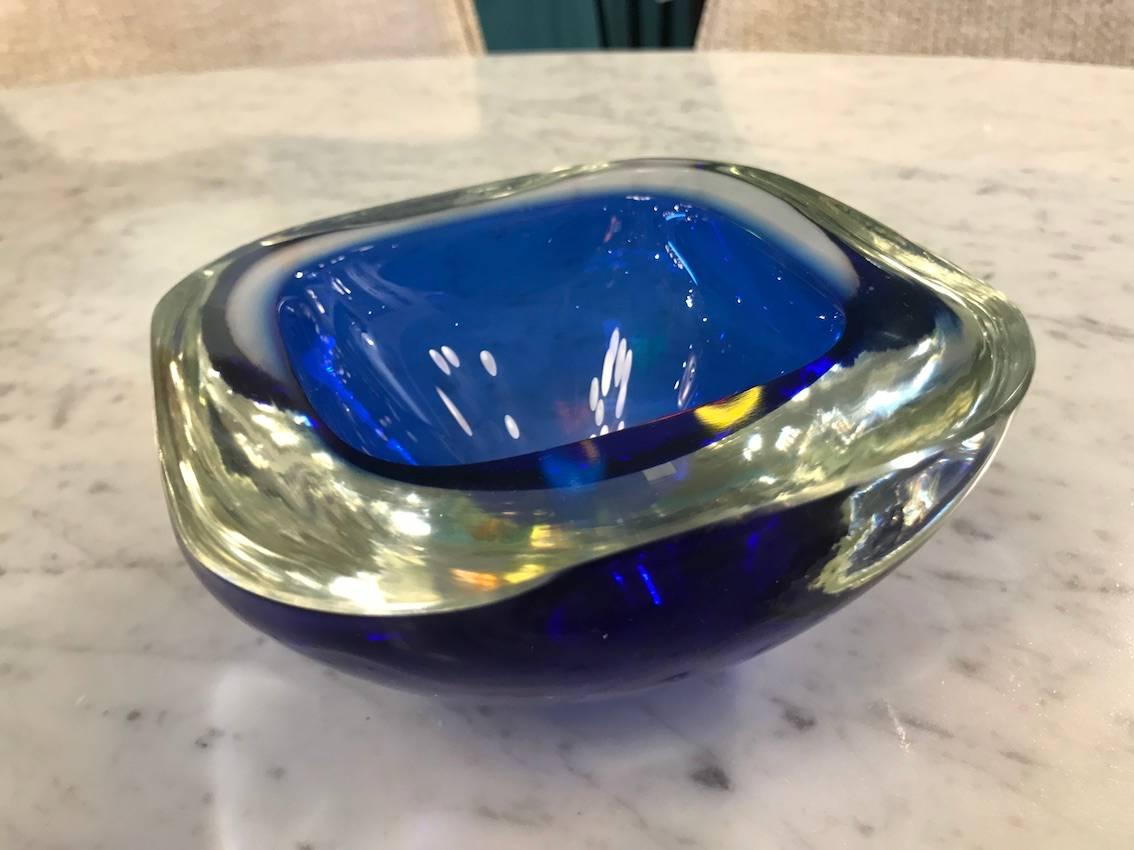 Beautiful set of two Italian Murano glasses ashtray, circa 1960. In excellent condition. (Yellow non available)