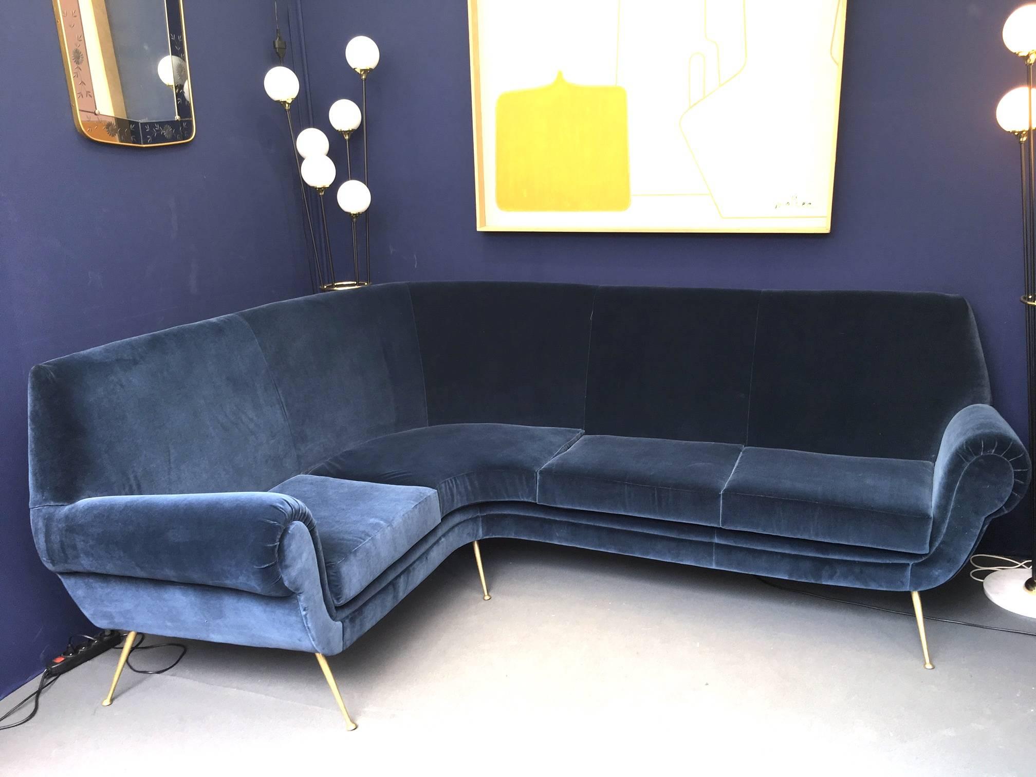 Fantastic reupholstered Italian Gigi Radice sofa. In perfect condition.