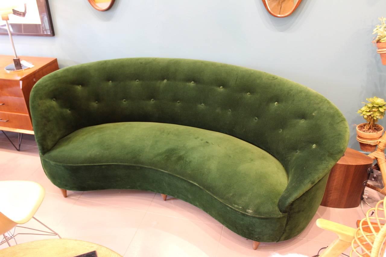 Beautiful Reupholstered Curved Italian Sofa, circa 1960 In Excellent Condition For Sale In Megeve, FR