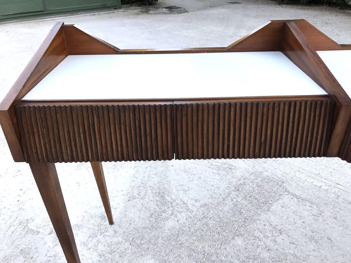 Awesome Italian console table in the taste of Ico Parisi, circa 1960. Simply beautiful.
Excellent condition.
