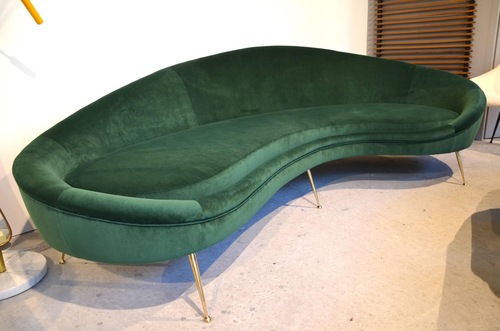 Huge Italian green velvet sofa in the style of Ico Parisi, circa 1960, in excellent condition.